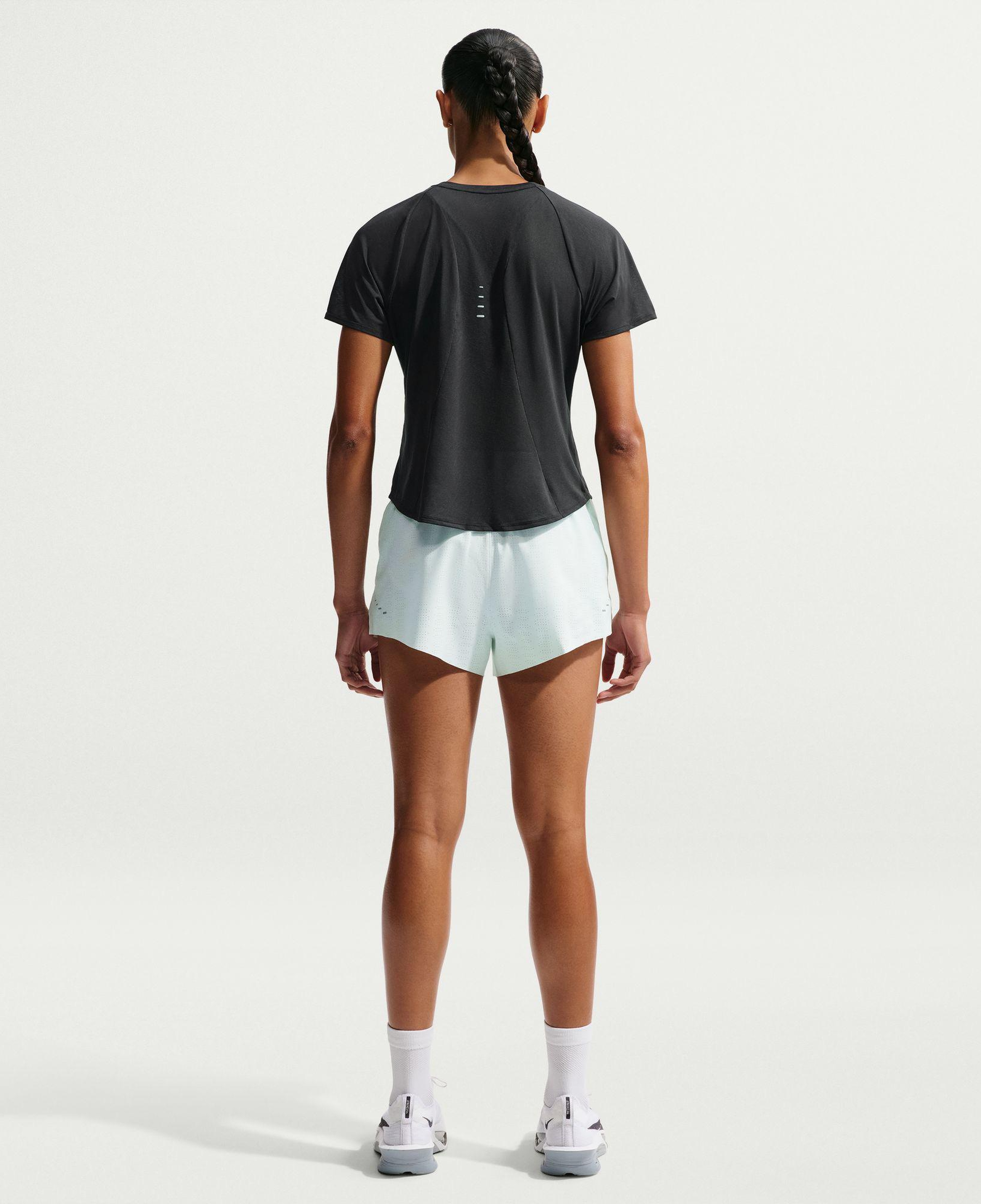 Nike Swift Breathe Kadın Siyah T-Shirt