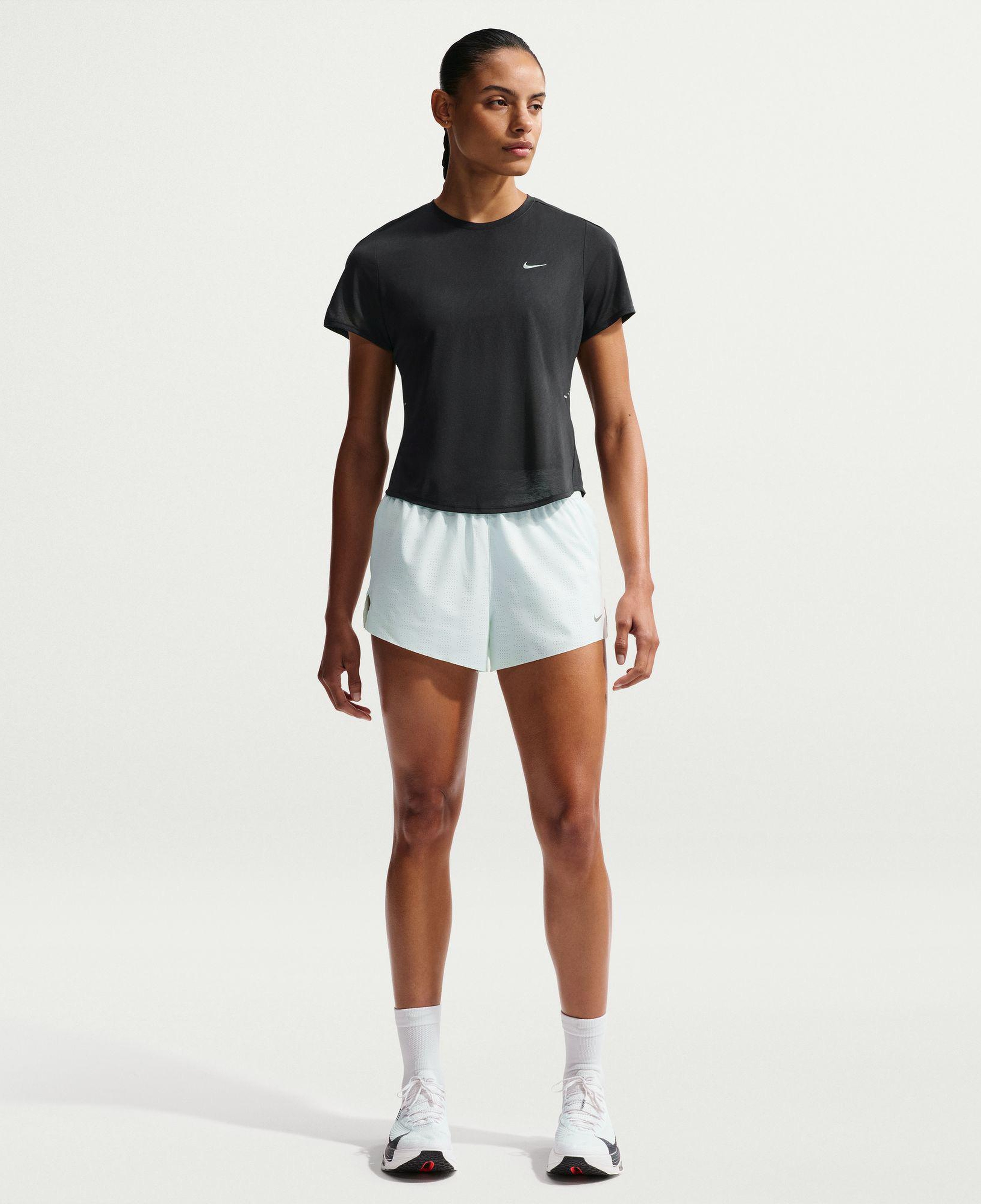 Nike Swift Breathe Kadın Siyah T-Shirt