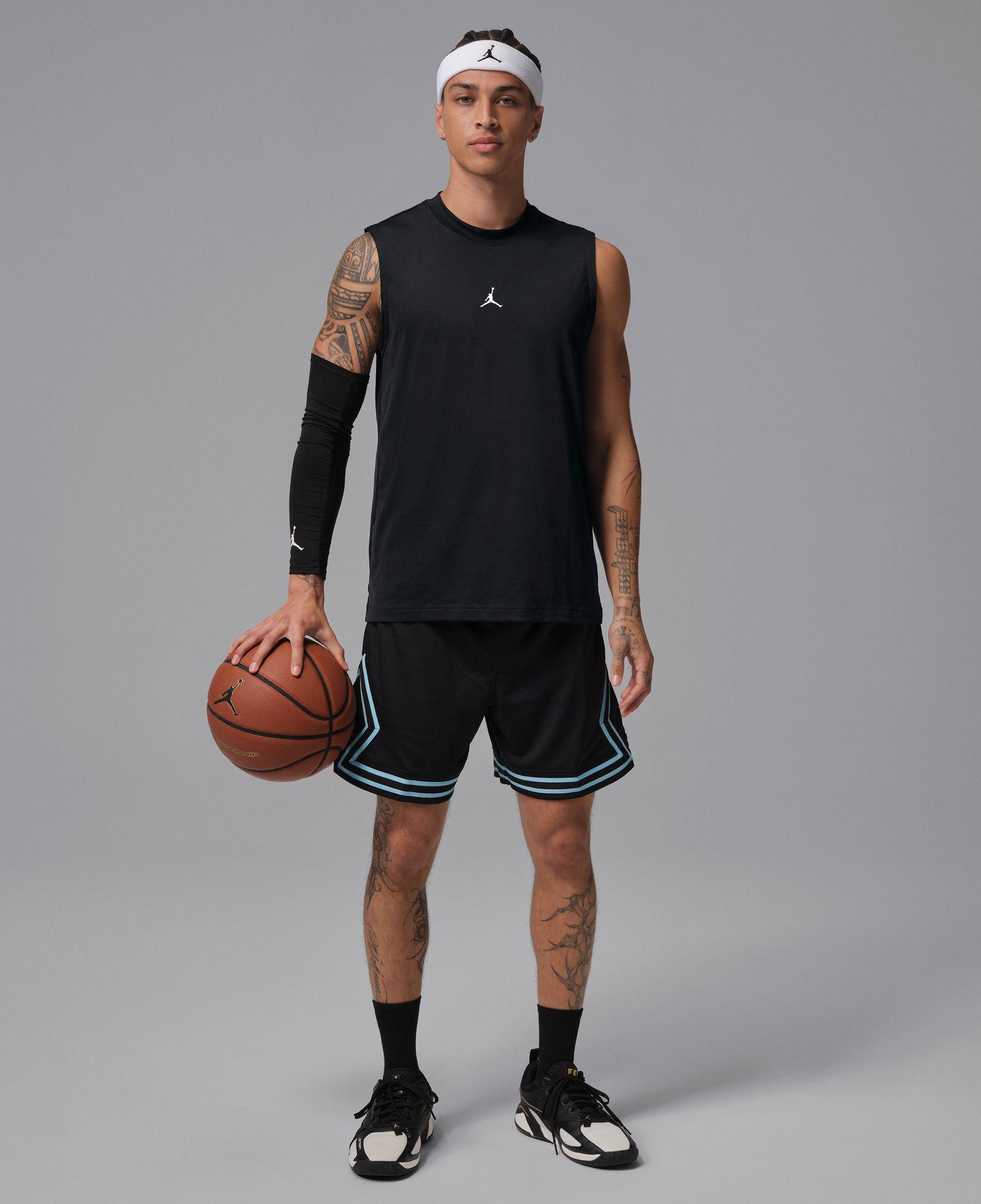 Jordan Dri-Fit Sport Essentials Erkek Siyah Kolsuz T-Shirt