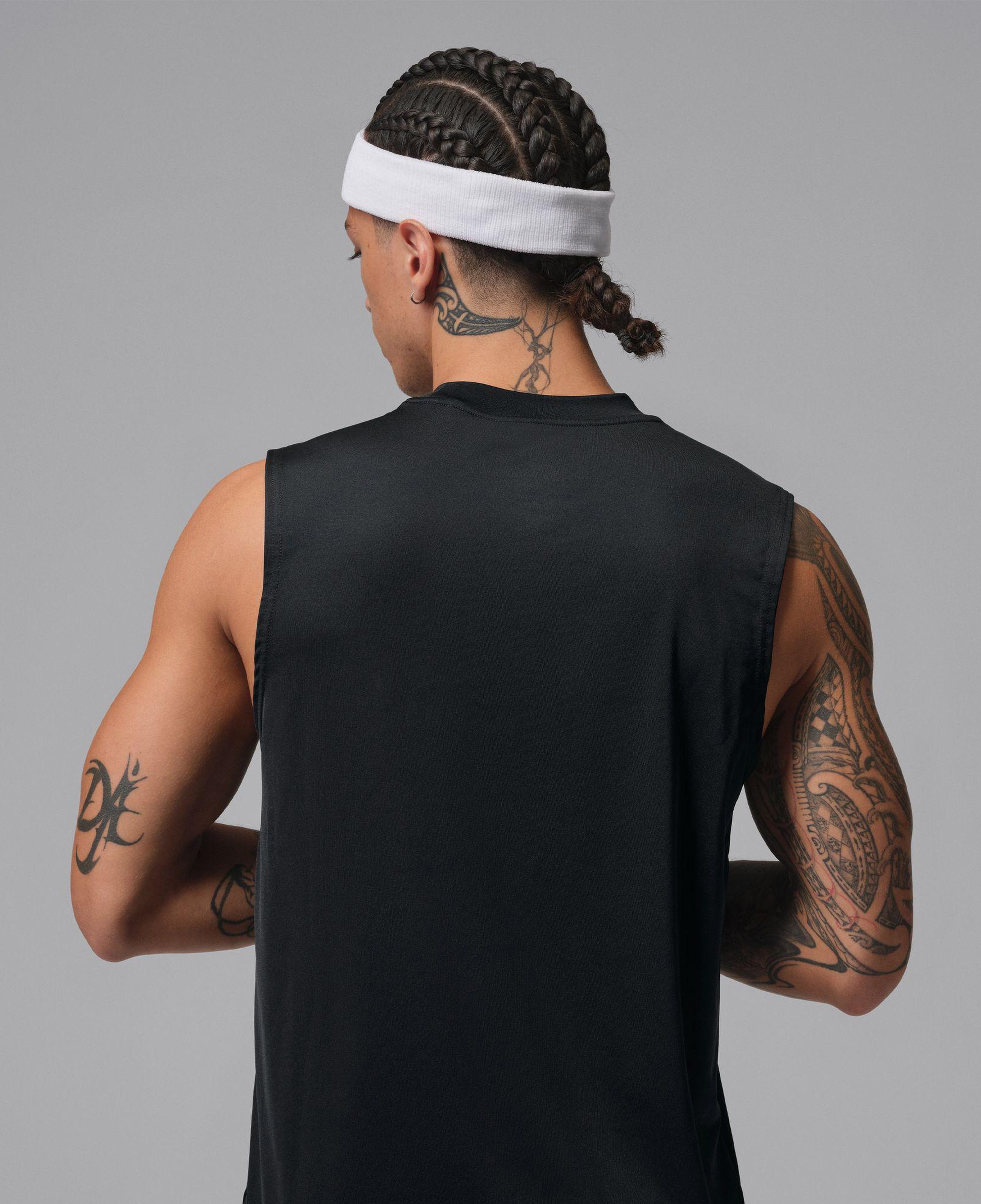 Jordan Dri-Fit Sport Essentials Erkek Siyah Kolsuz T-Shirt