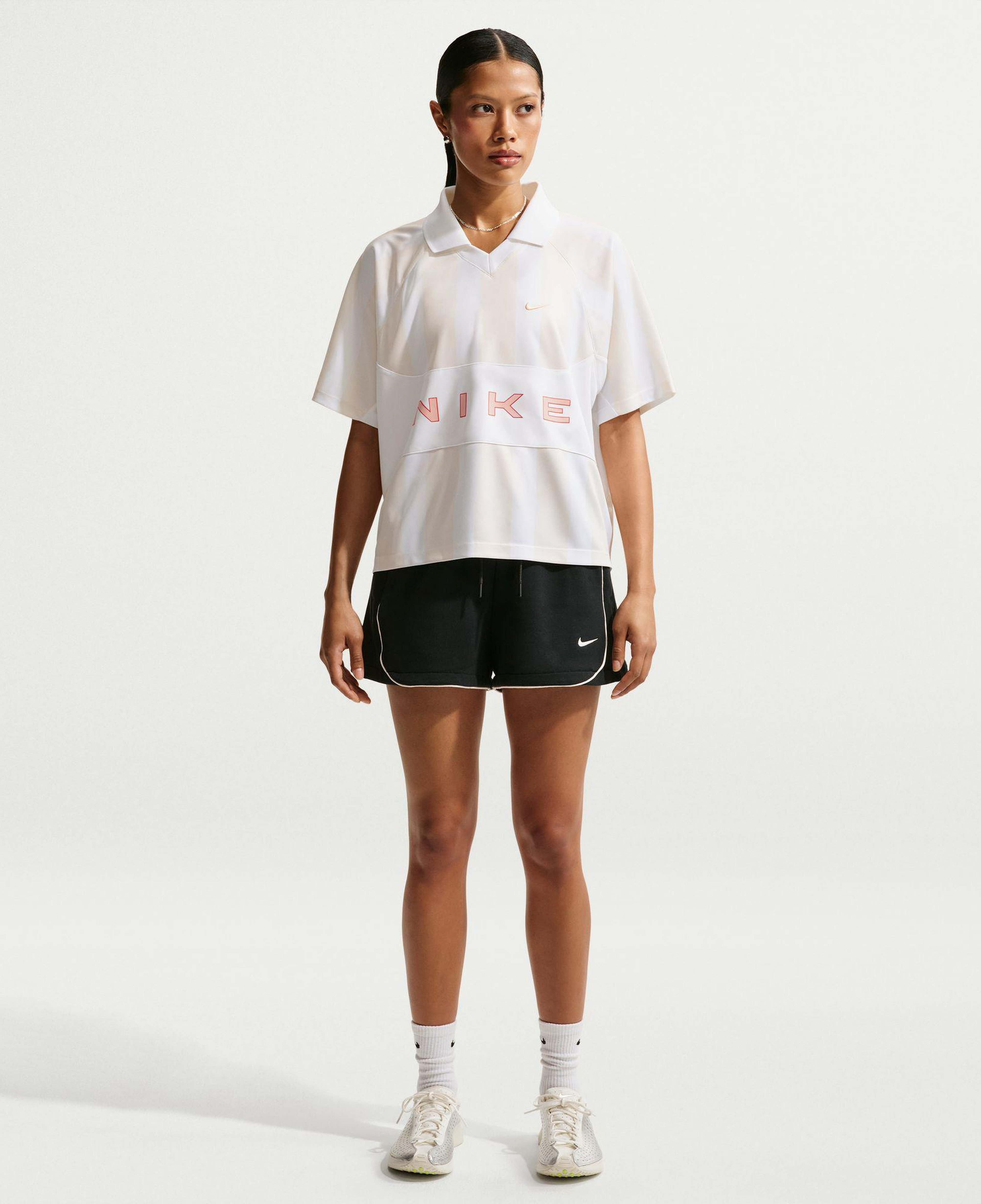 Nike Sportswear Kadın Beyaz T-Shirt