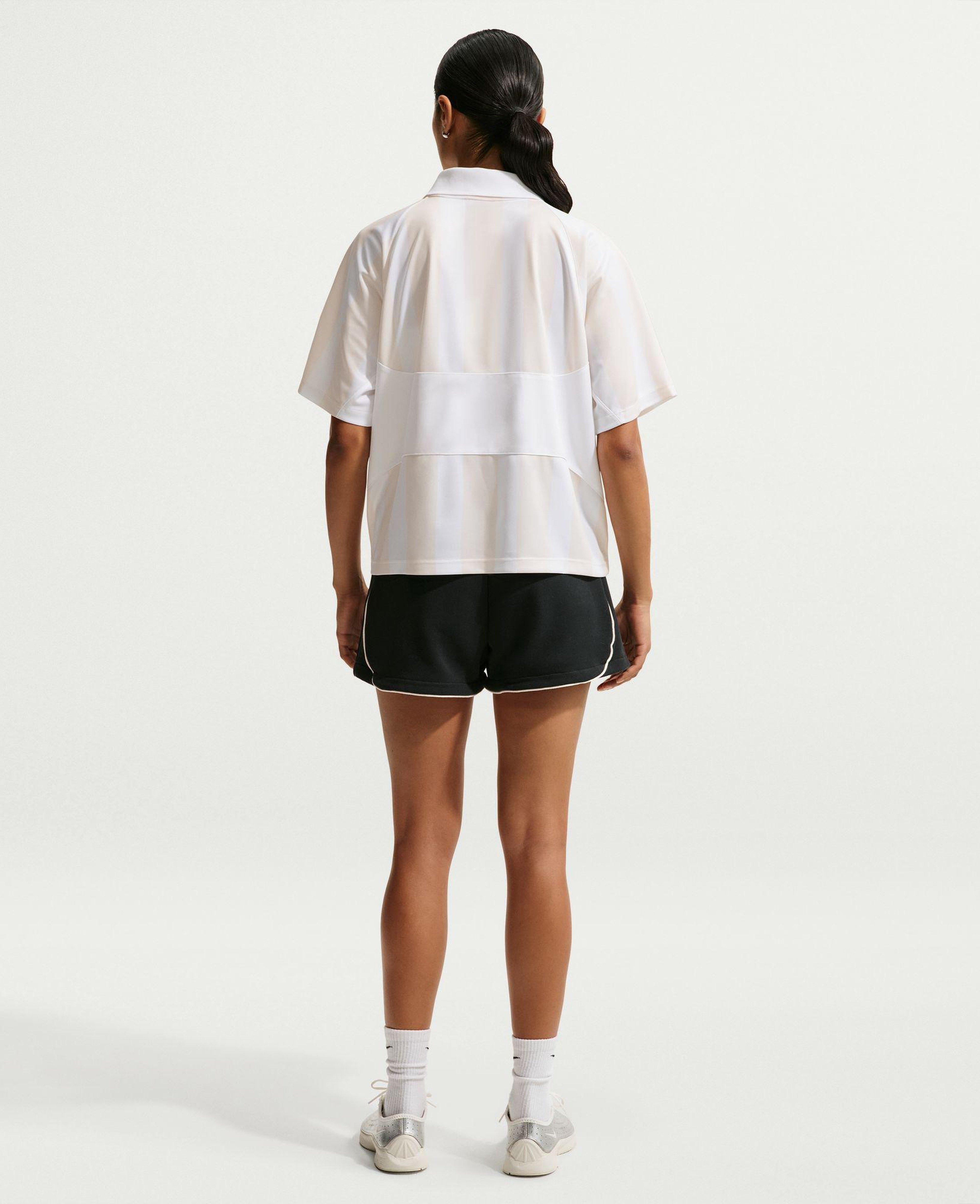 Nike Sportswear Kadın Beyaz T-Shirt