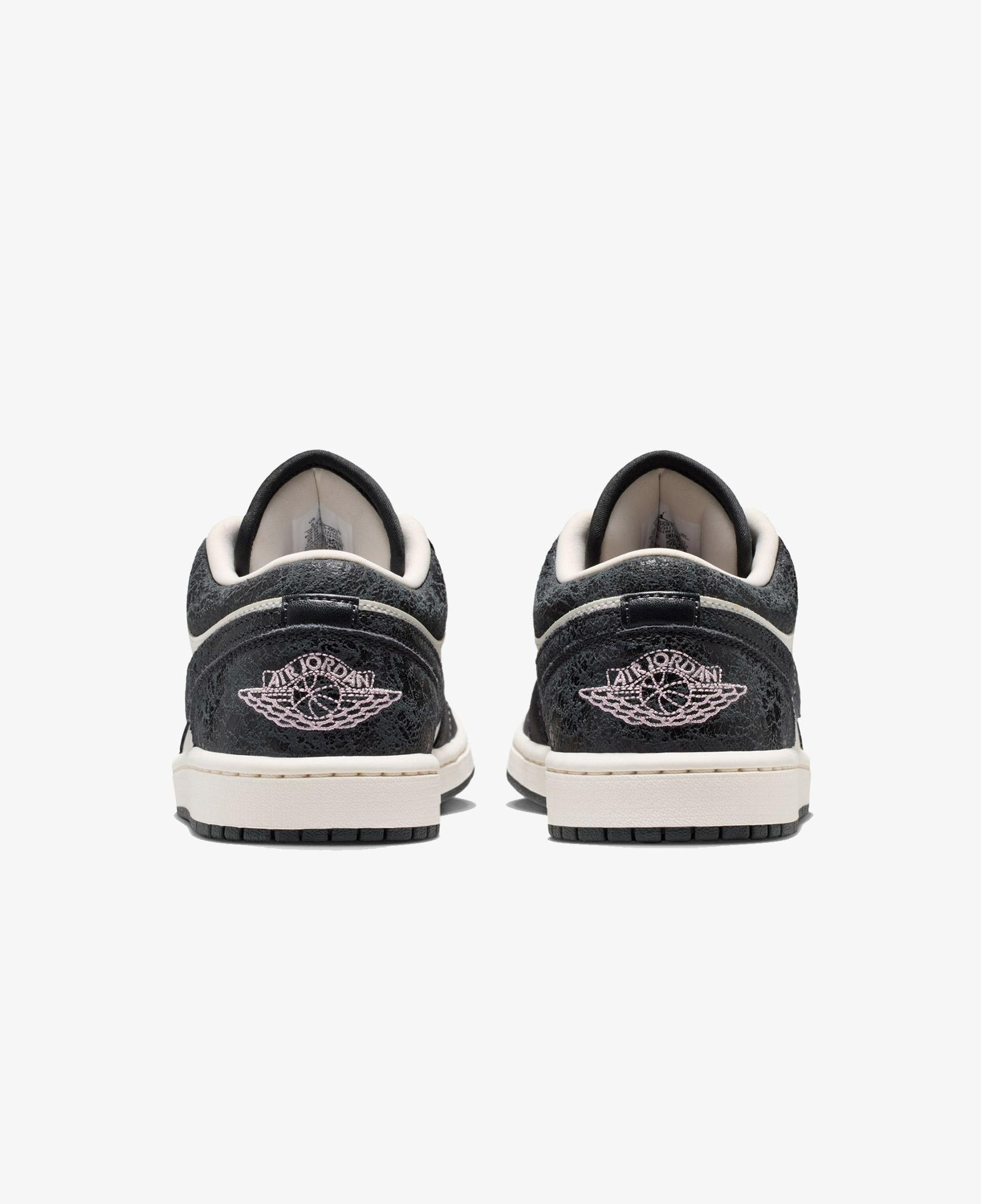 Jordan Air 1 Low SE Kadın Siyah Spor Ayakkabı