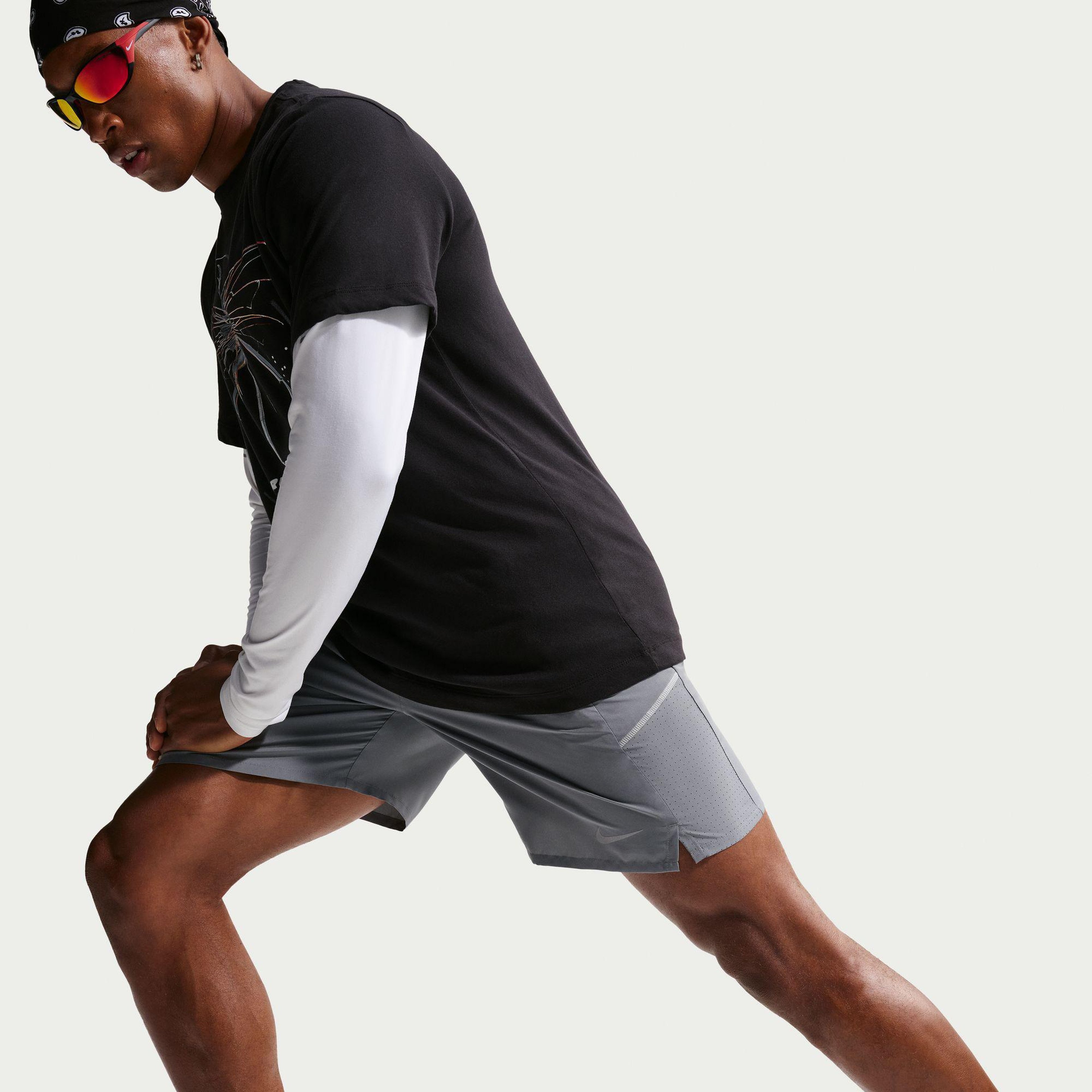 Nike Dri-Fit Miler 18 cm Erkek Gri Şort