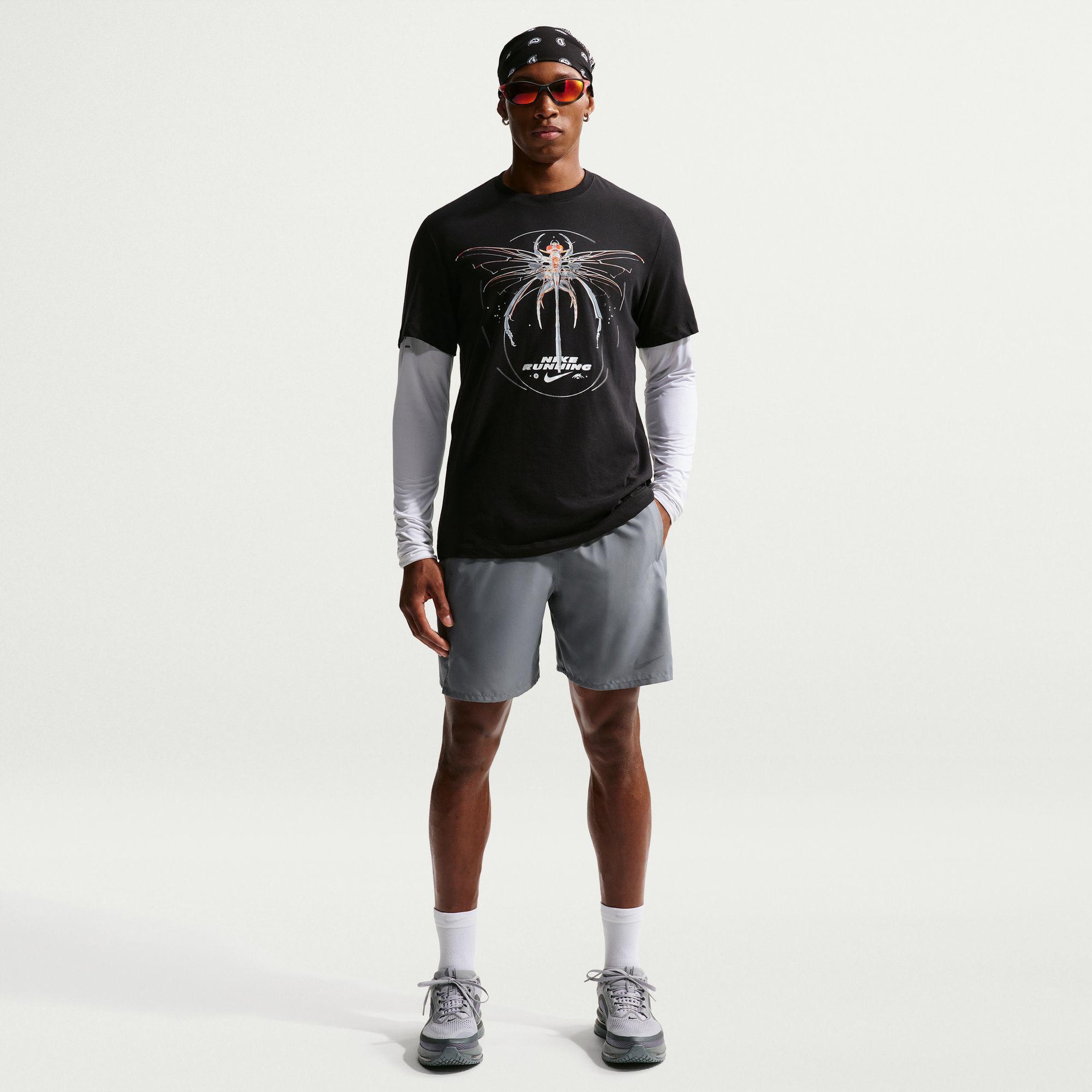 Nike Dri-Fit Miler 18 cm Erkek Gri Şort