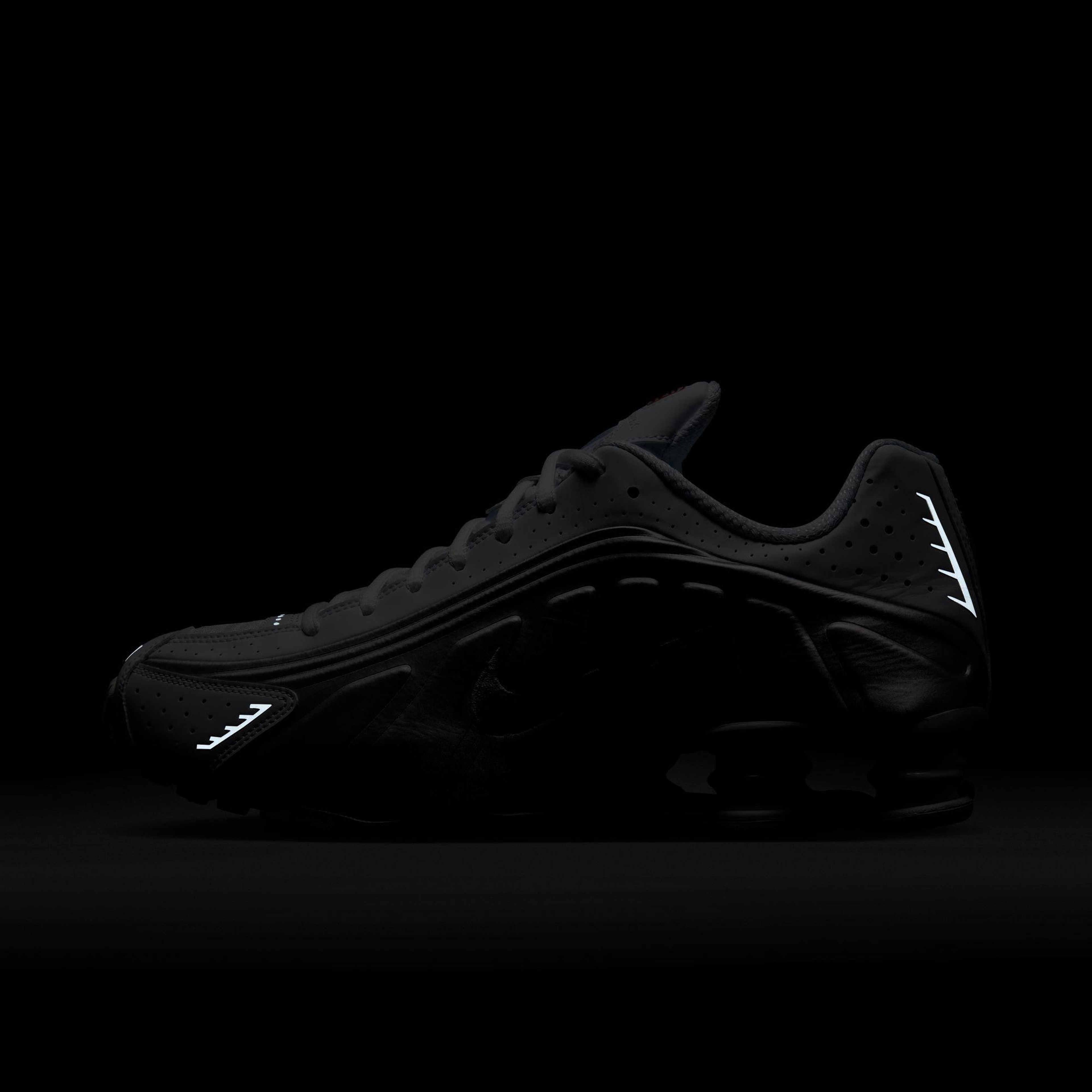 Nike Shox R4 Erkek Gri Spor Ayakkabı