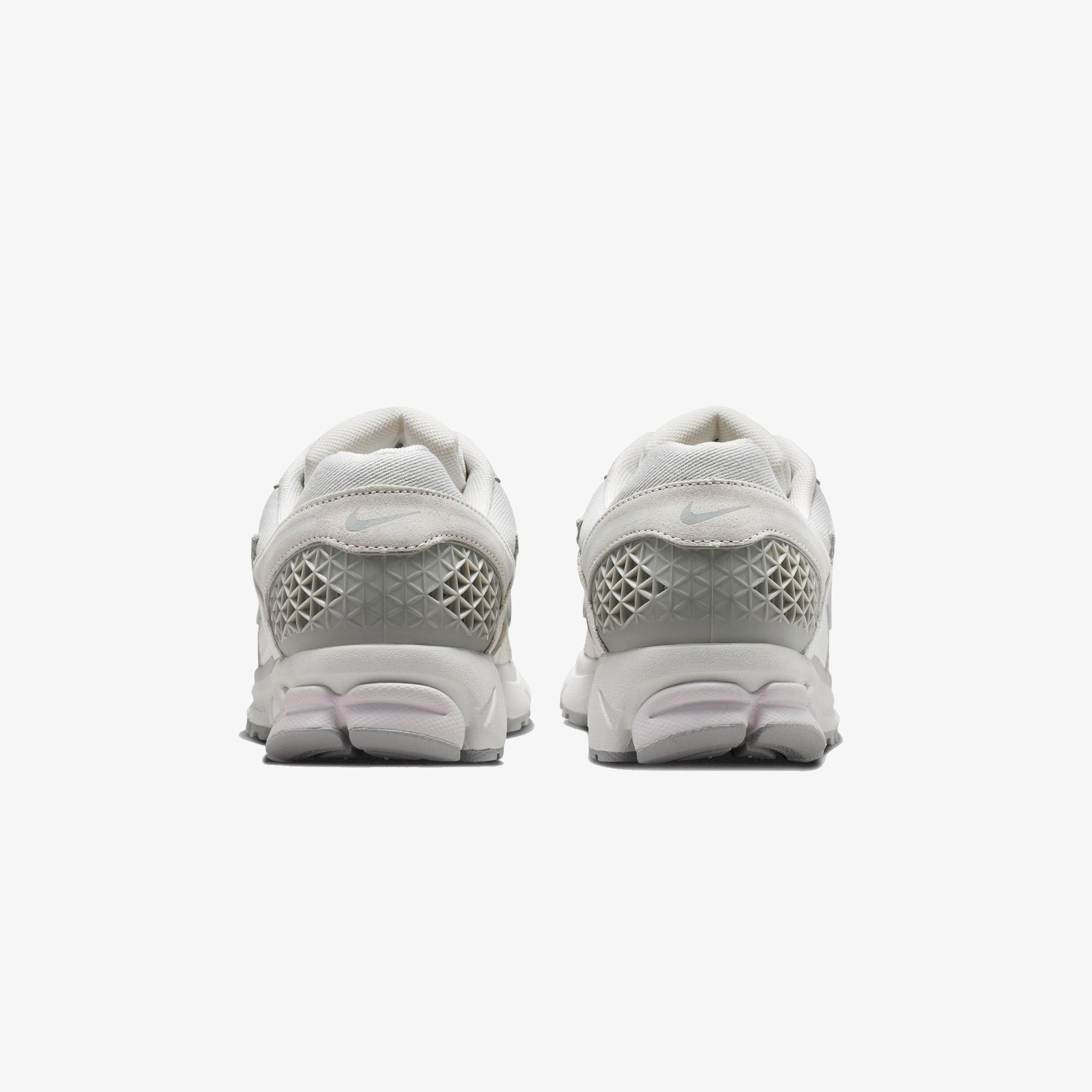 Nike Zoom Vomero 5 SE Erkek Gri Spor Ayakkabı