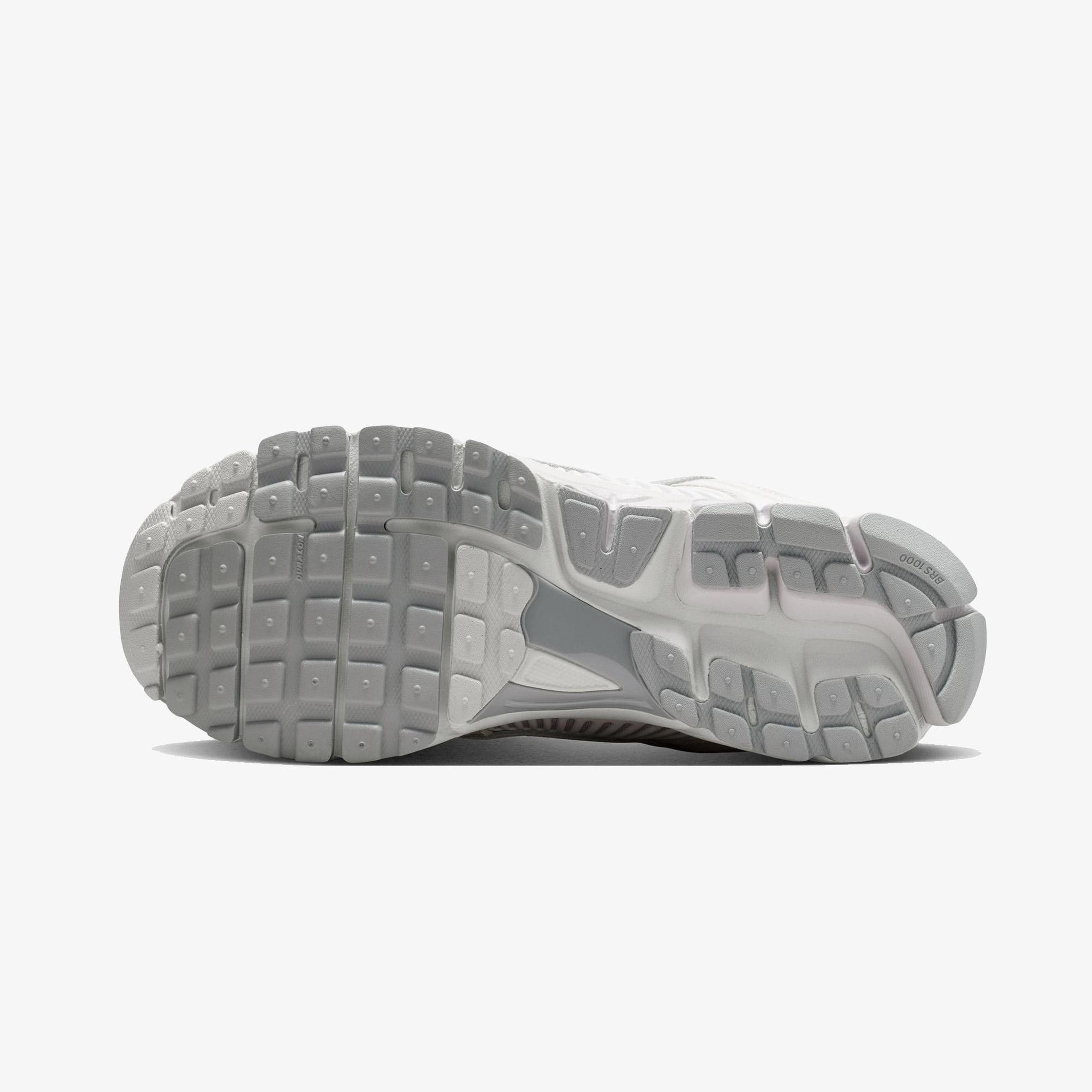 Nike Zoom Vomero 5 SE Erkek Gri Spor Ayakkabı