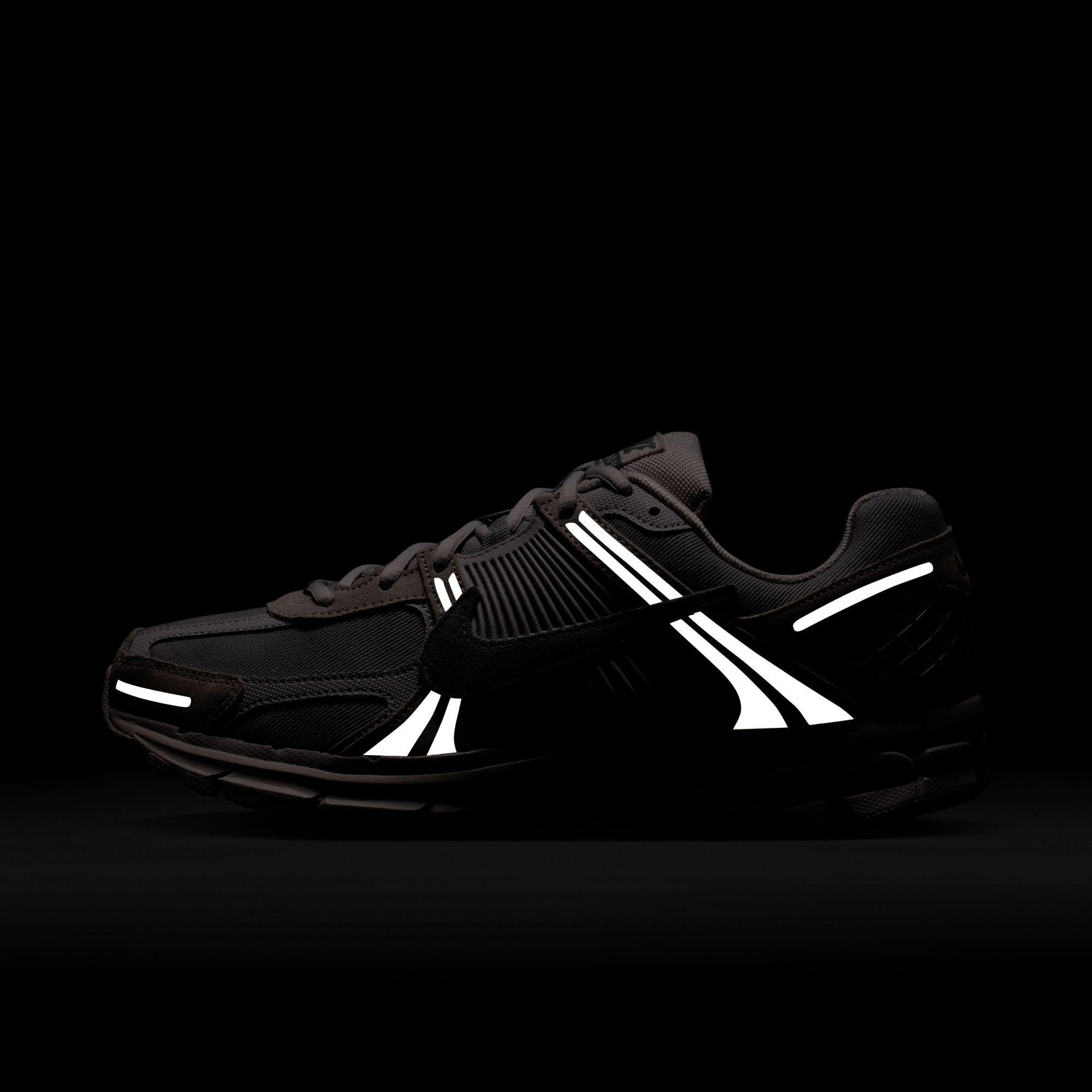 Nike Zoom Vomero 5 SE Erkek Gri Spor Ayakkabı
