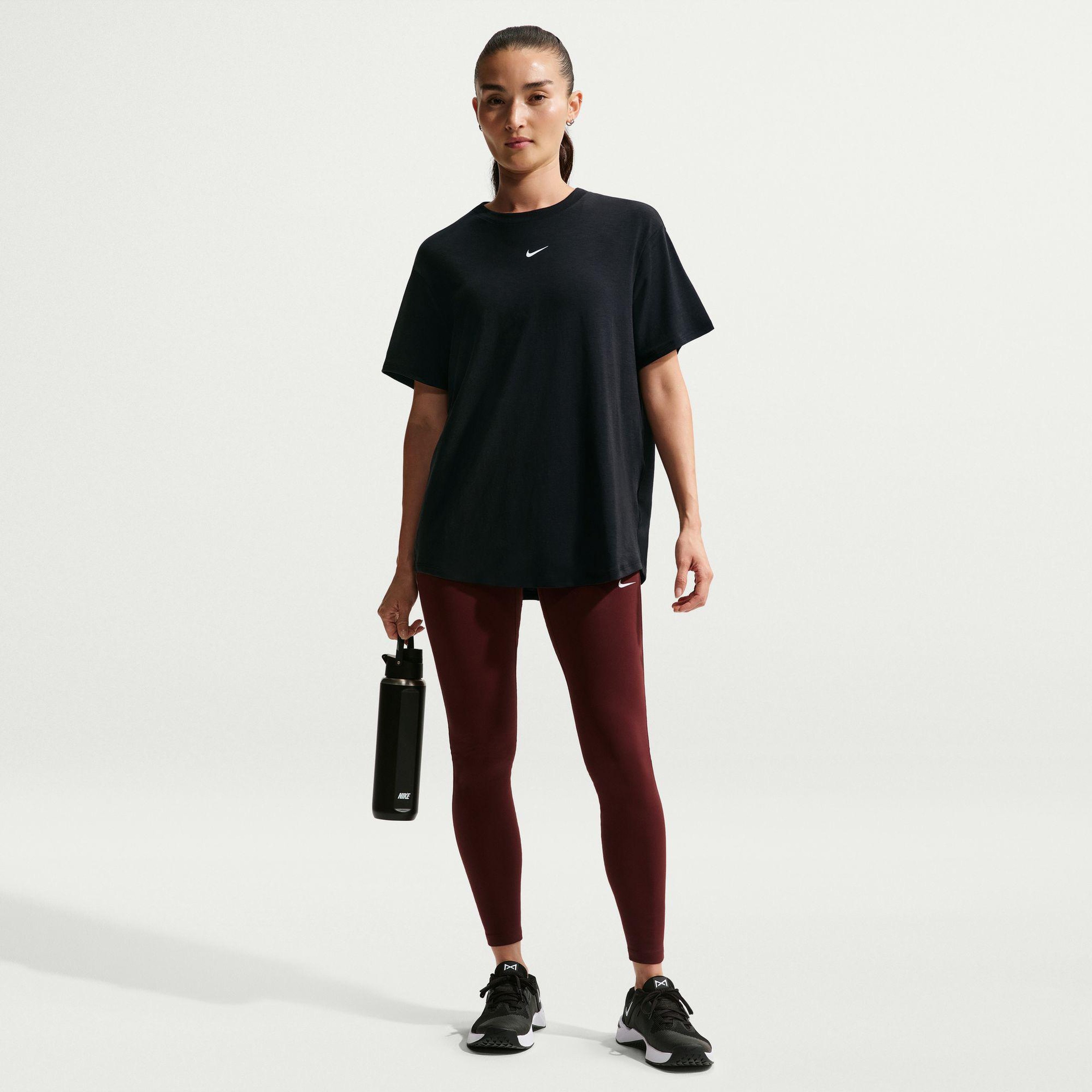 Nike One Relaxed Dri-Fit Kadın Siyah T-Shirt