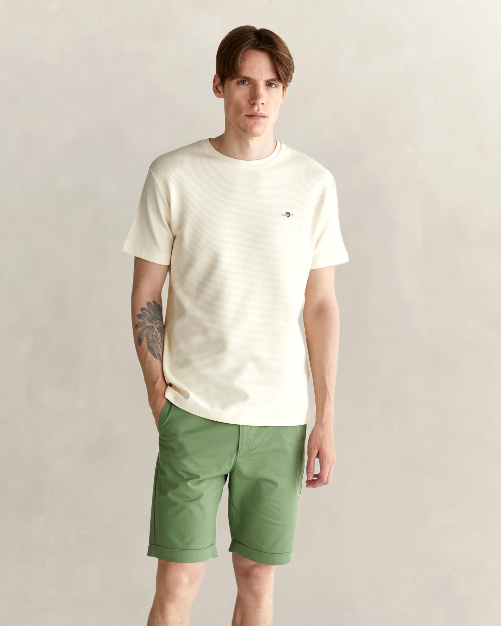GANT Erkek Krem Bisiklet Yaka Regular Fit Logolu T-Shirt