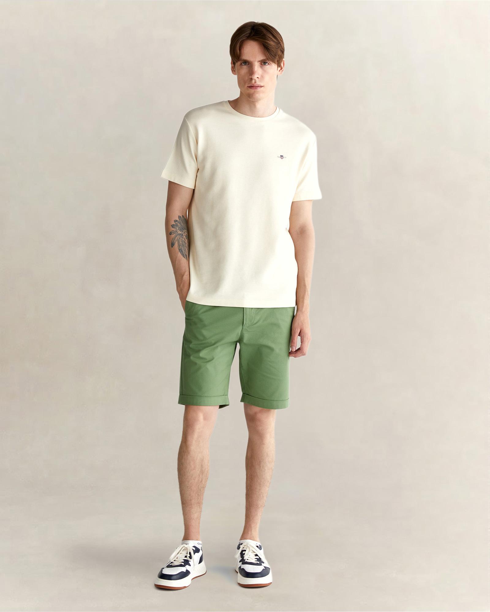 GANT Erkek Krem Bisiklet Yaka Regular Fit Logolu T-Shirt
