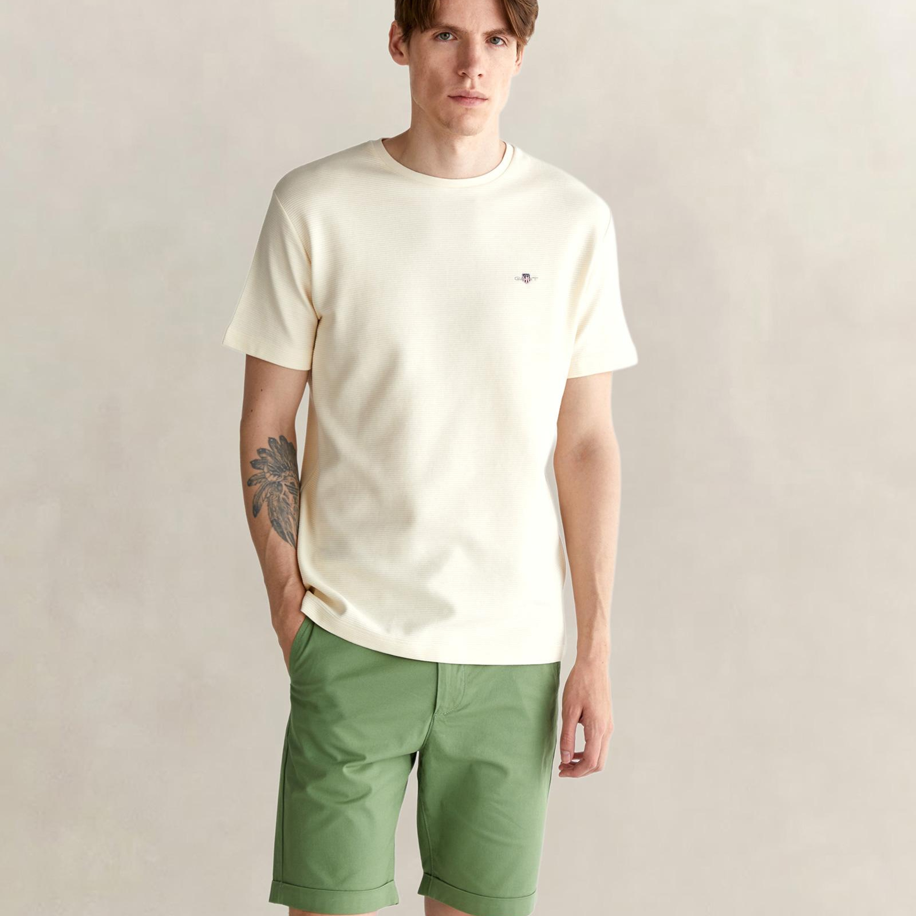 GANT Erkek Krem Bisiklet Yaka Regular Fit Logolu T-Shirt
