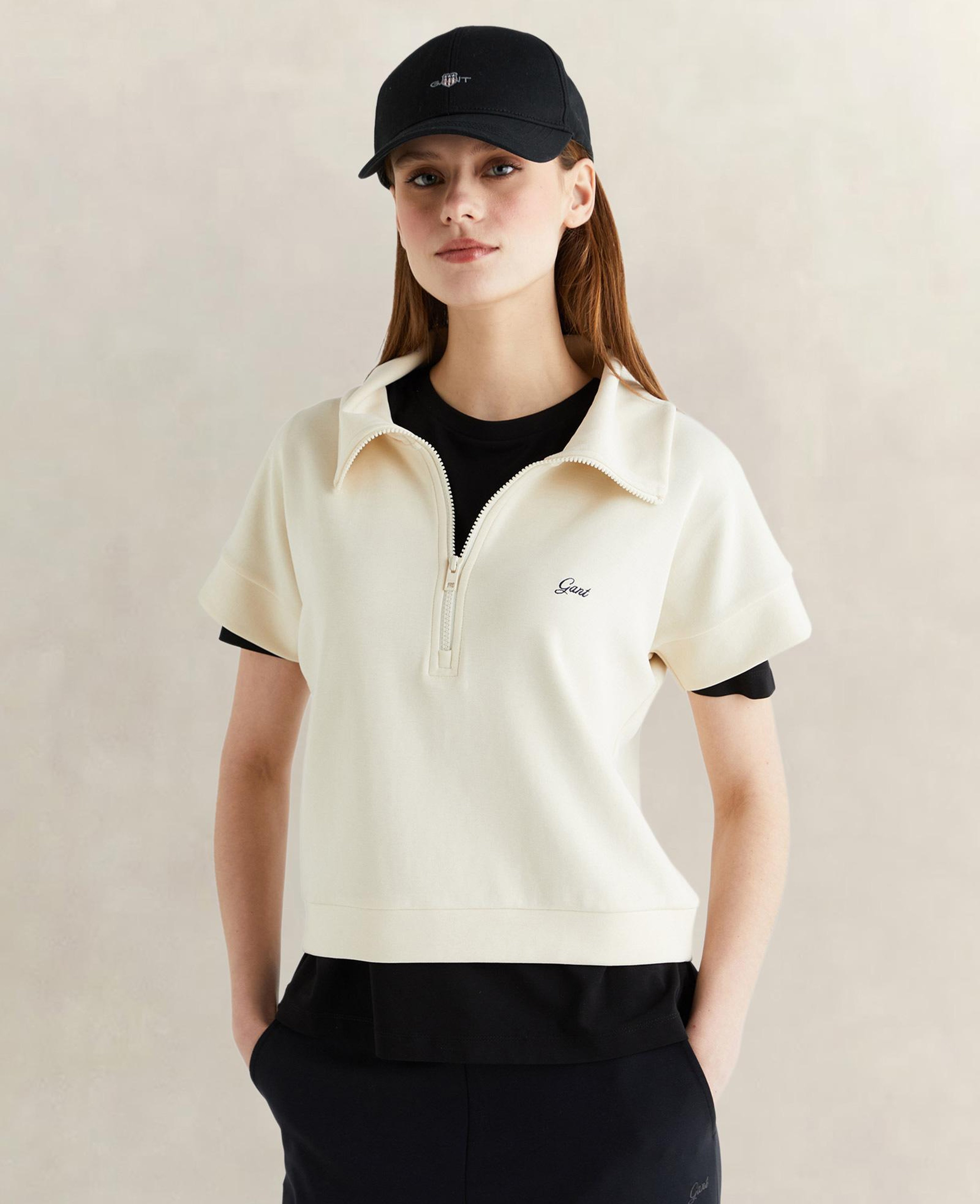GANT Kadın Krem Relaxed Fit Yarım Fermuarlı Kısa Kollu Sweatshirt