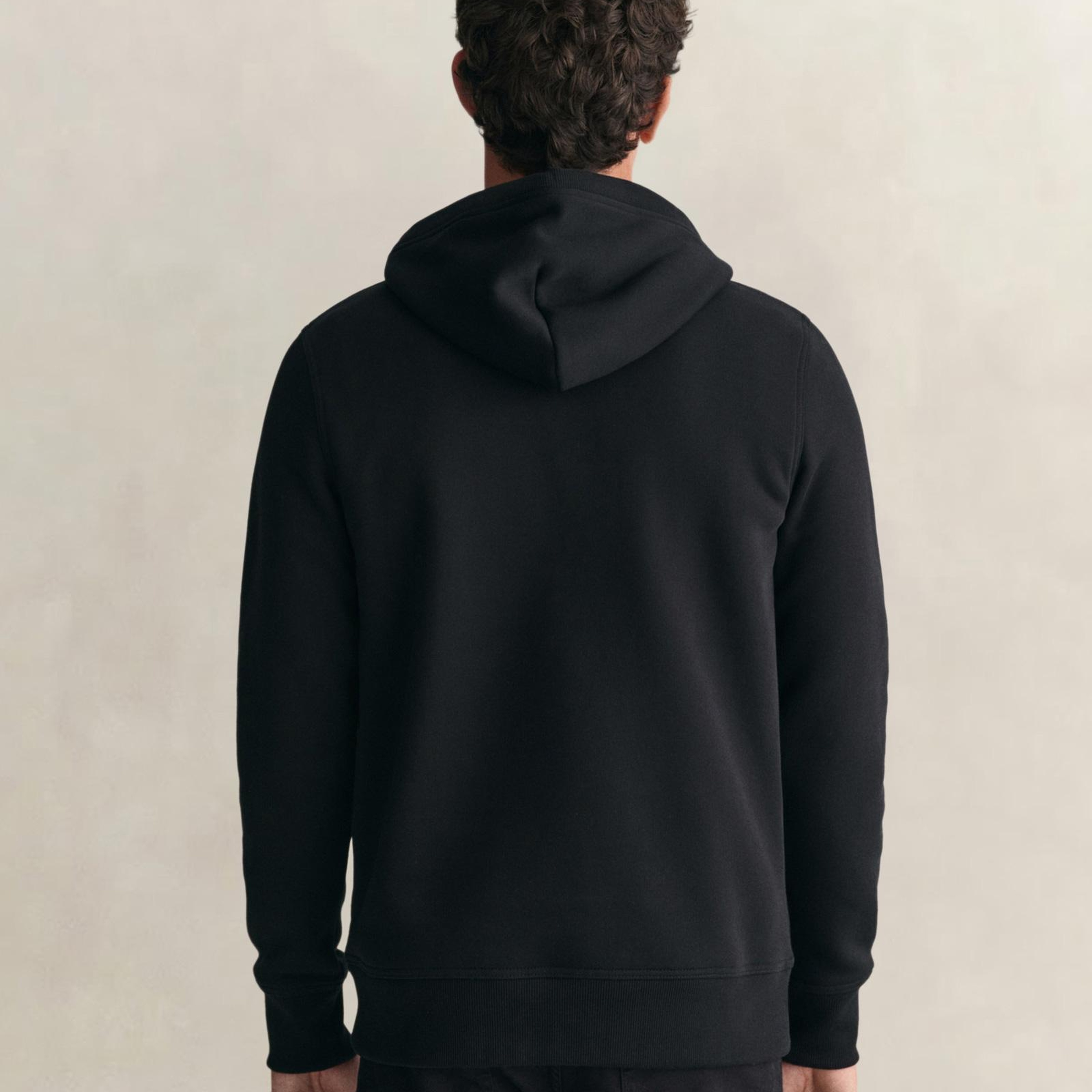 GANT Erkek Siyah Regular Fit Kapüşonlu Logolu Sweatshirt