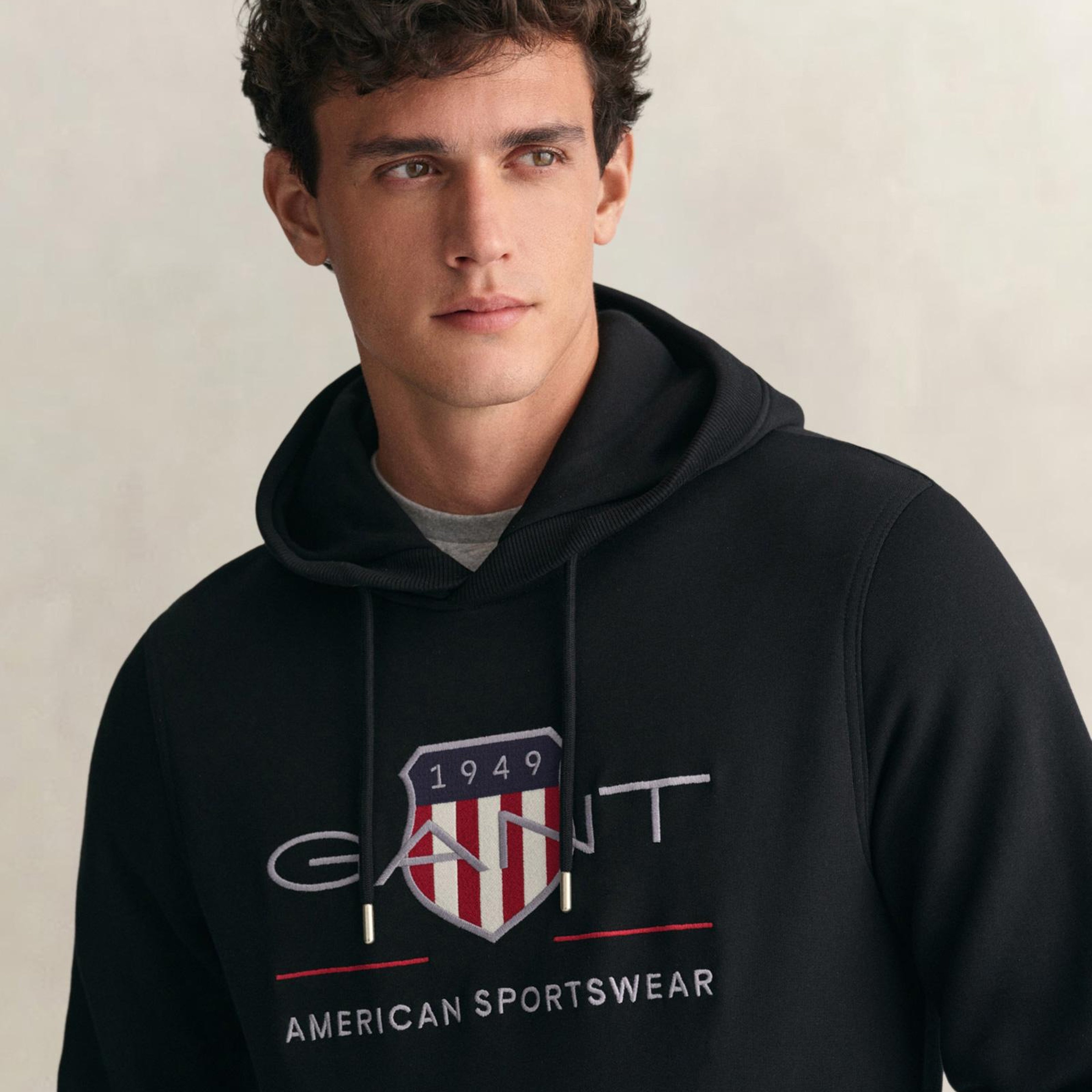 GANT Erkek Siyah Regular Fit Kapüşonlu Logolu Sweatshirt