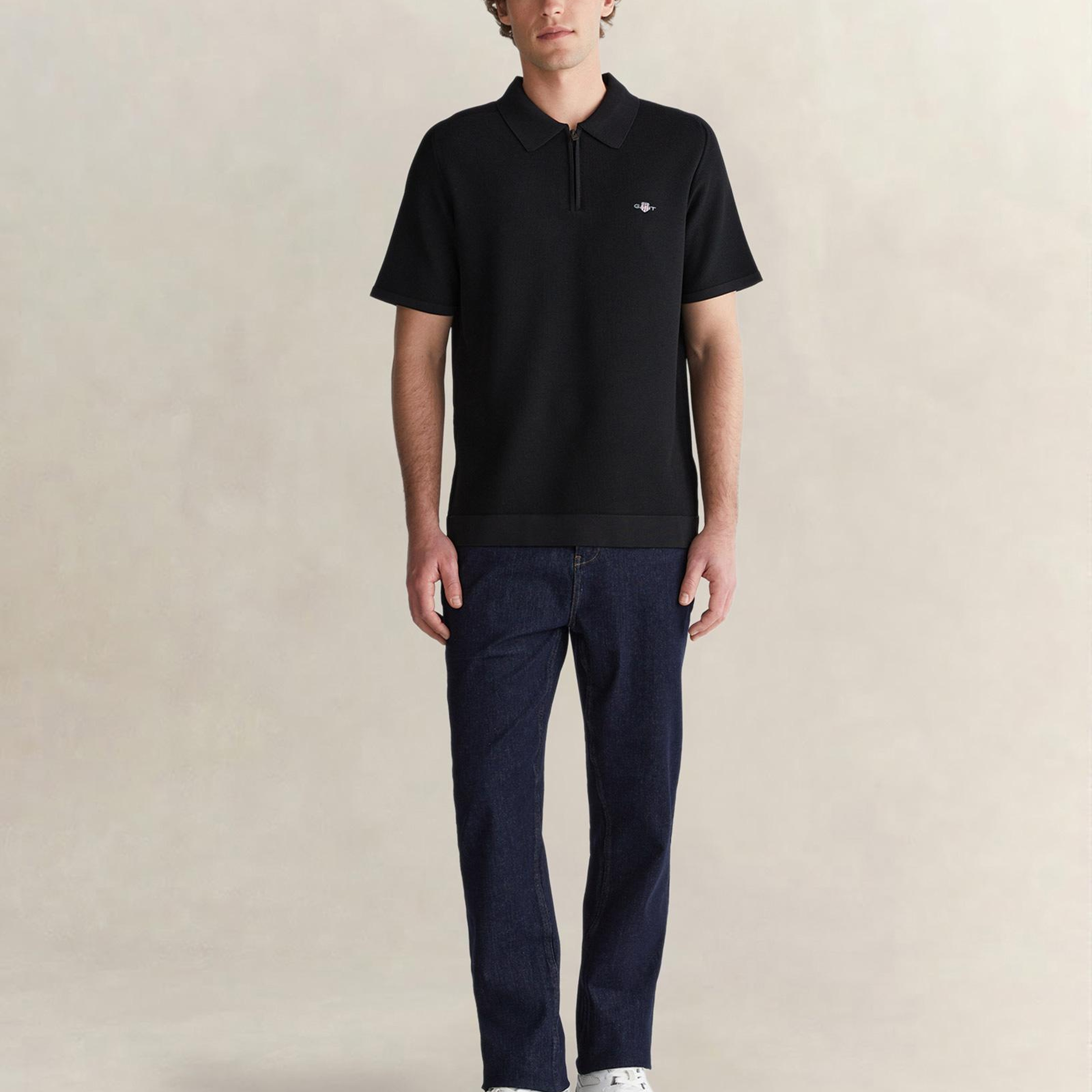 GANT Erkek Siyah Regular Fit Yarım Fermuarlı Kısa Kollu T-Shirt