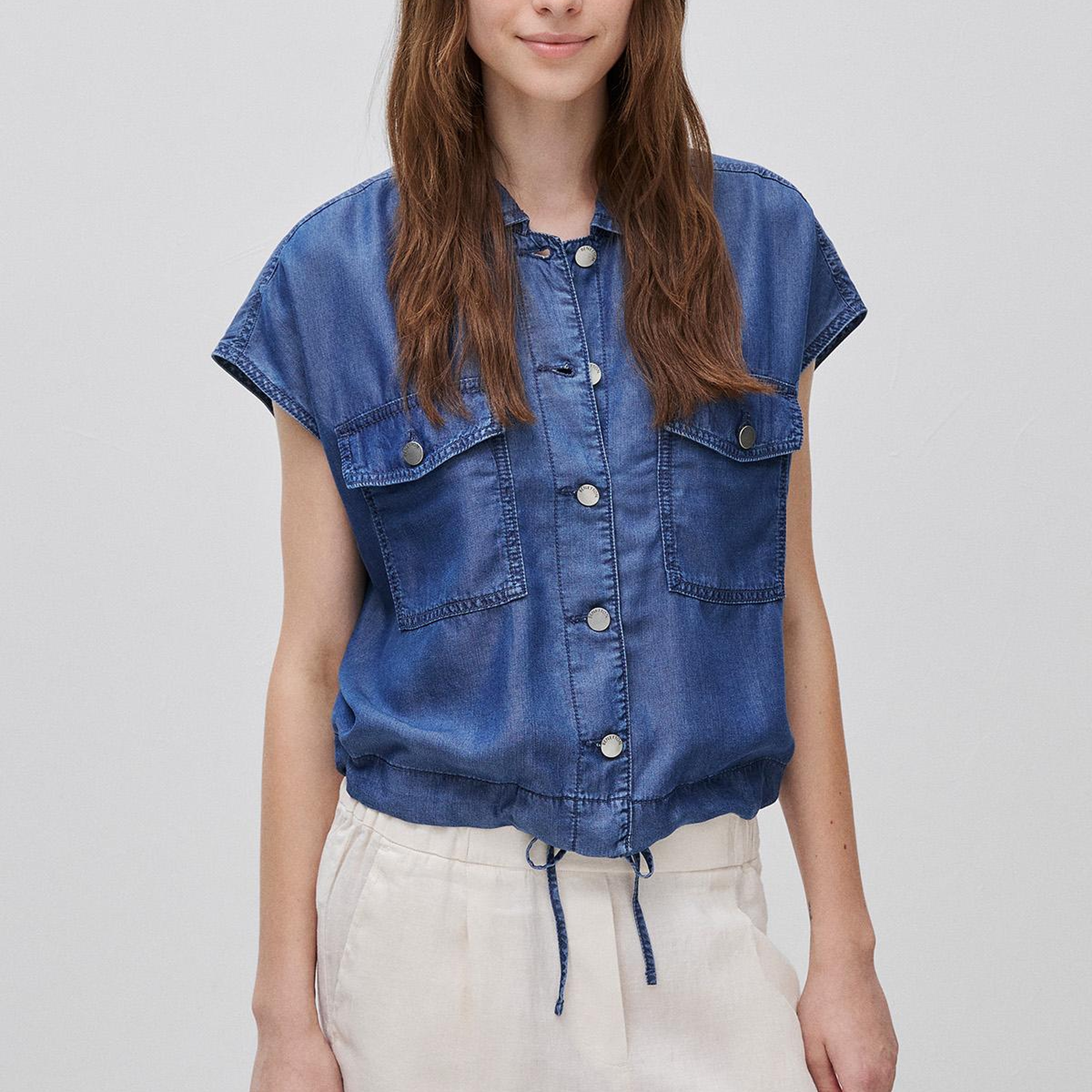 Kadın Açık Mavi Tencel Denim Büzgü Detaylı Gömlek Yaka Yelek