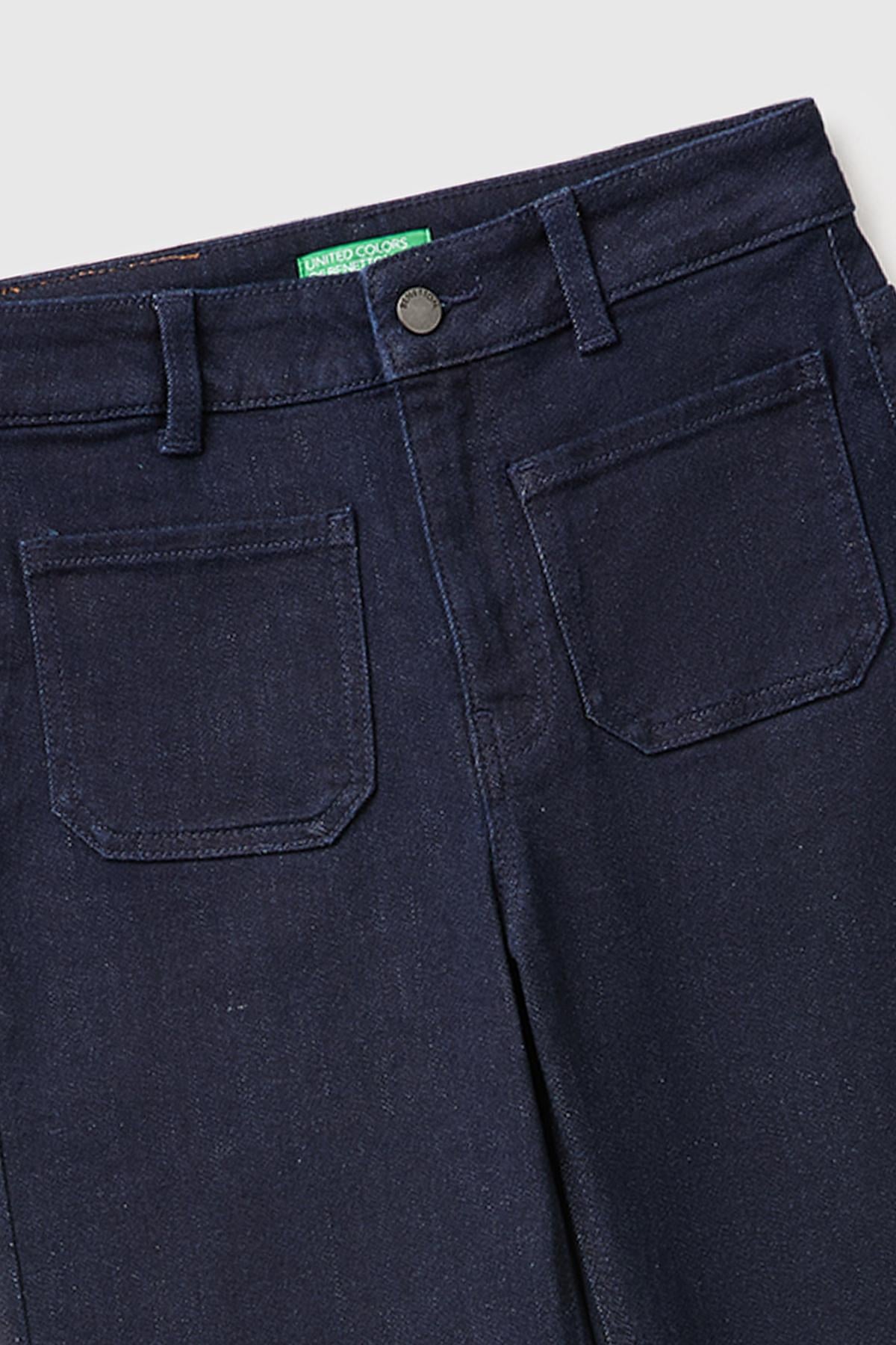 Kadın Koyu Mavi Pamuk Karışımlı Düz Paça Cepli Denim Pantolon