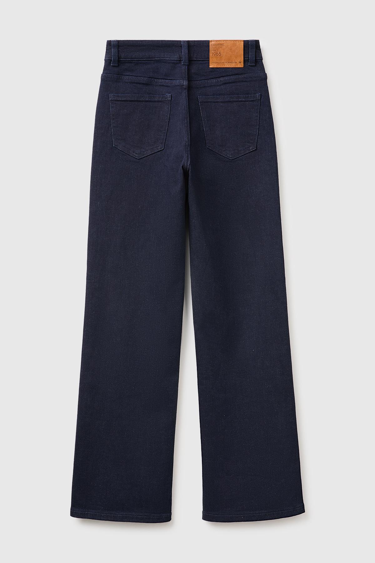 Kadın Koyu Mavi Pamuk Karışımlı Düz Paça Cepli Denim Pantolon
