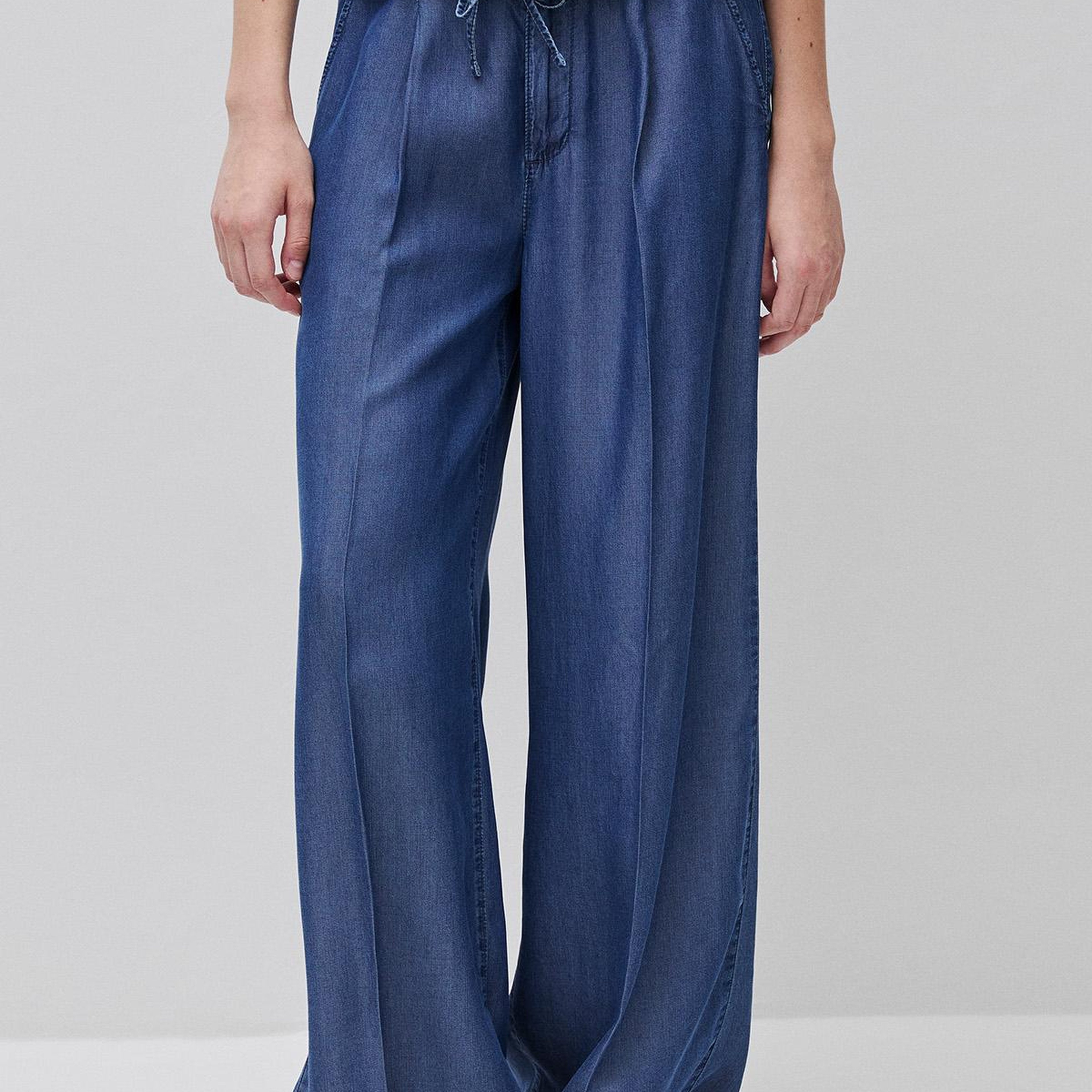 Kadın Mavi Bol Paça Cepli Denim Pantolon