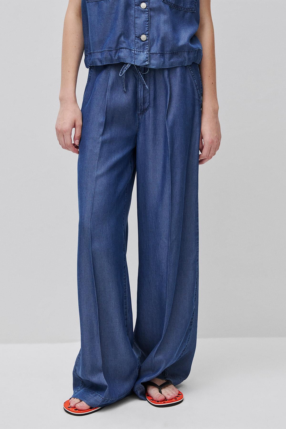 Kadın Mavi Bol Paça Cepli Denim Pantolon