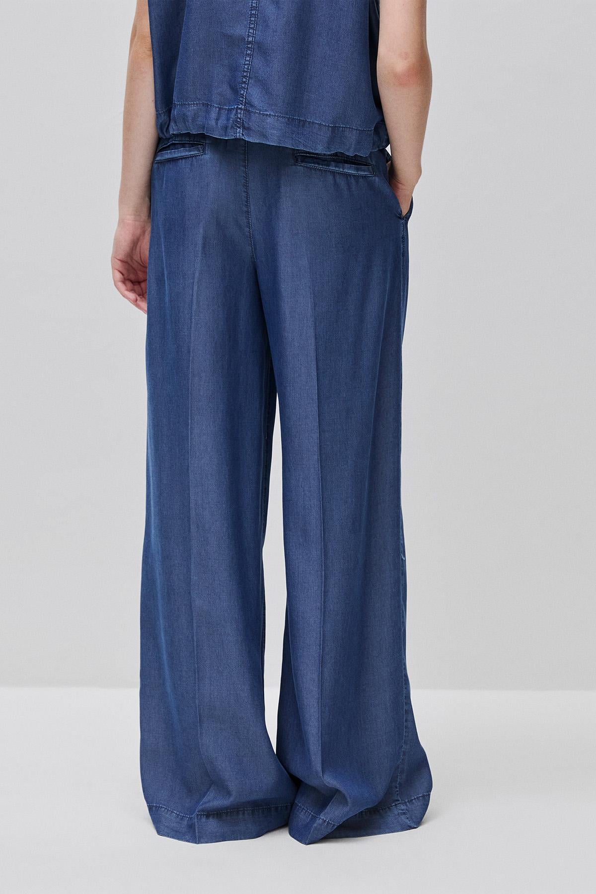 Kadın Mavi Bol Paça Cepli Denim Pantolon