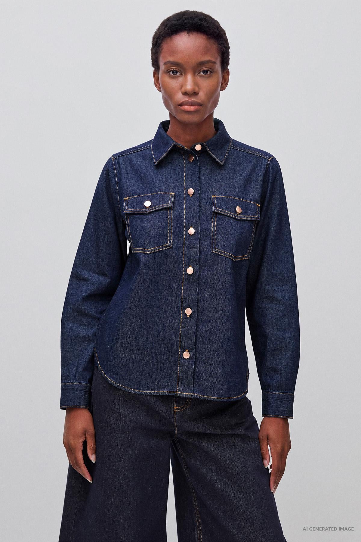 Kadın Koyu Mavi %100 Pamuk Regular Fit Cepli Denim Gömlek