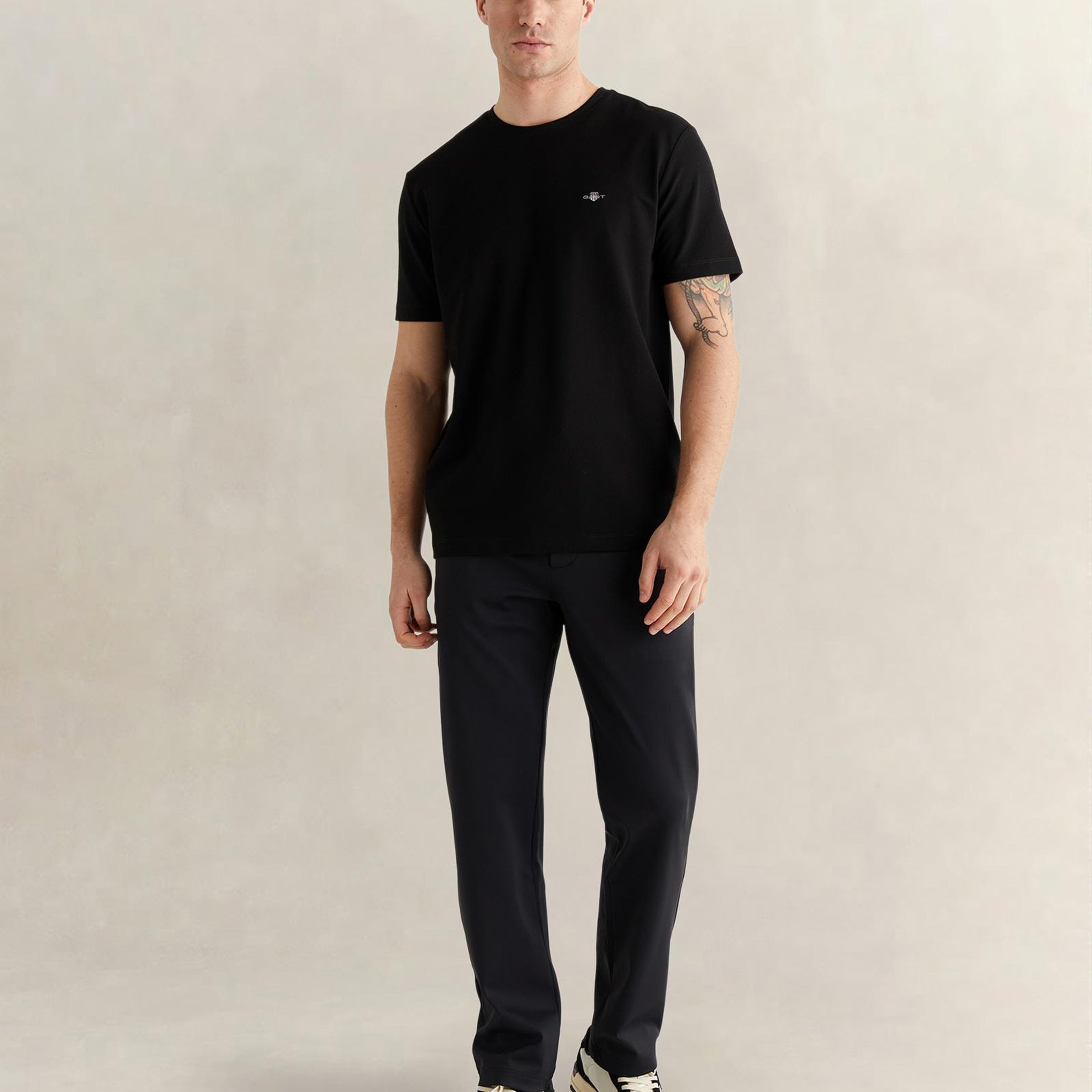 GANT Erkek Siyah Bisiklet Yaka Regular Fit Logolu T-Shirt
