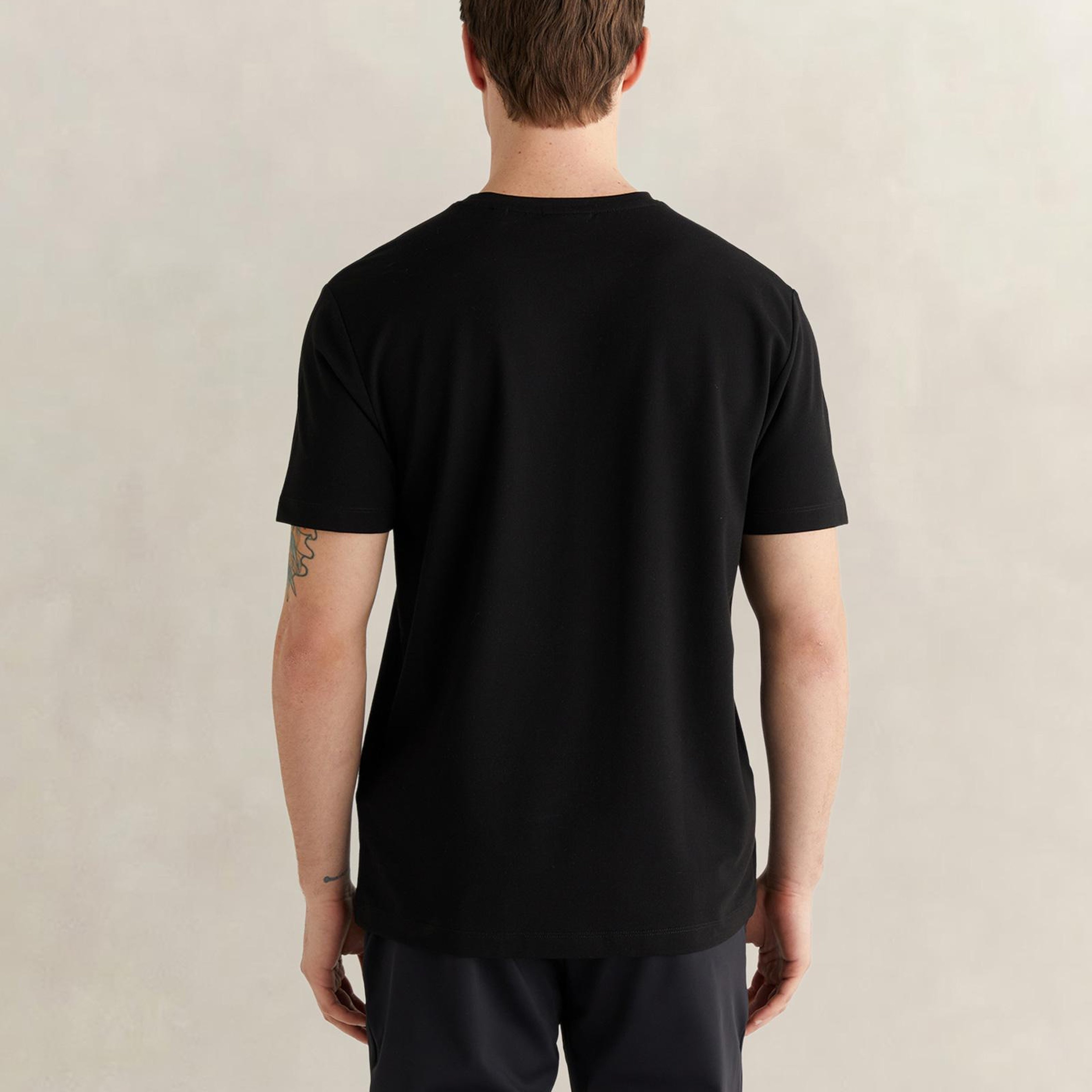 GANT Erkek Siyah Bisiklet Yaka Regular Fit Logolu T-Shirt