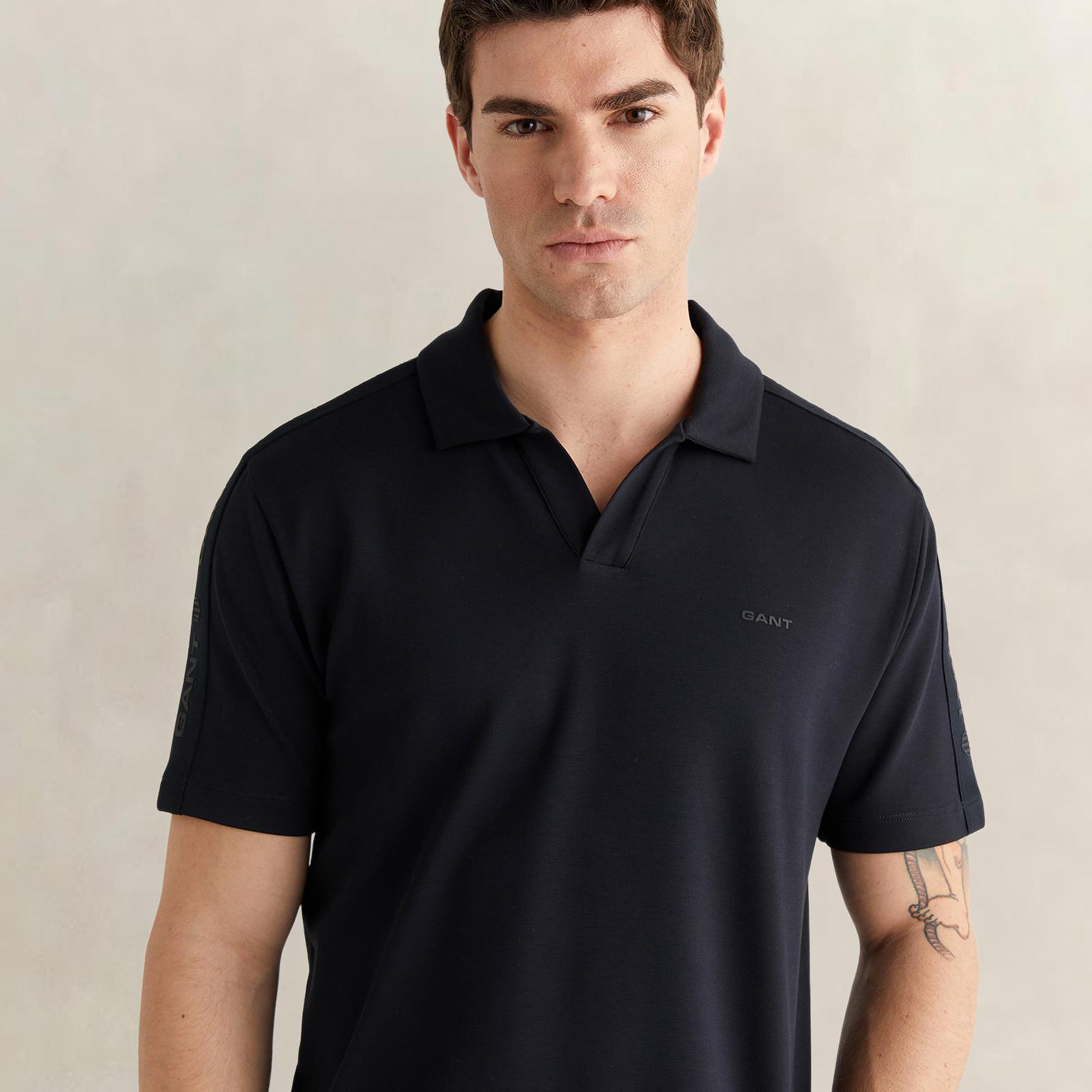 GANT Erkek Siyah Regular Fit Şerit Detaylı Polo Yaka T-Shirt