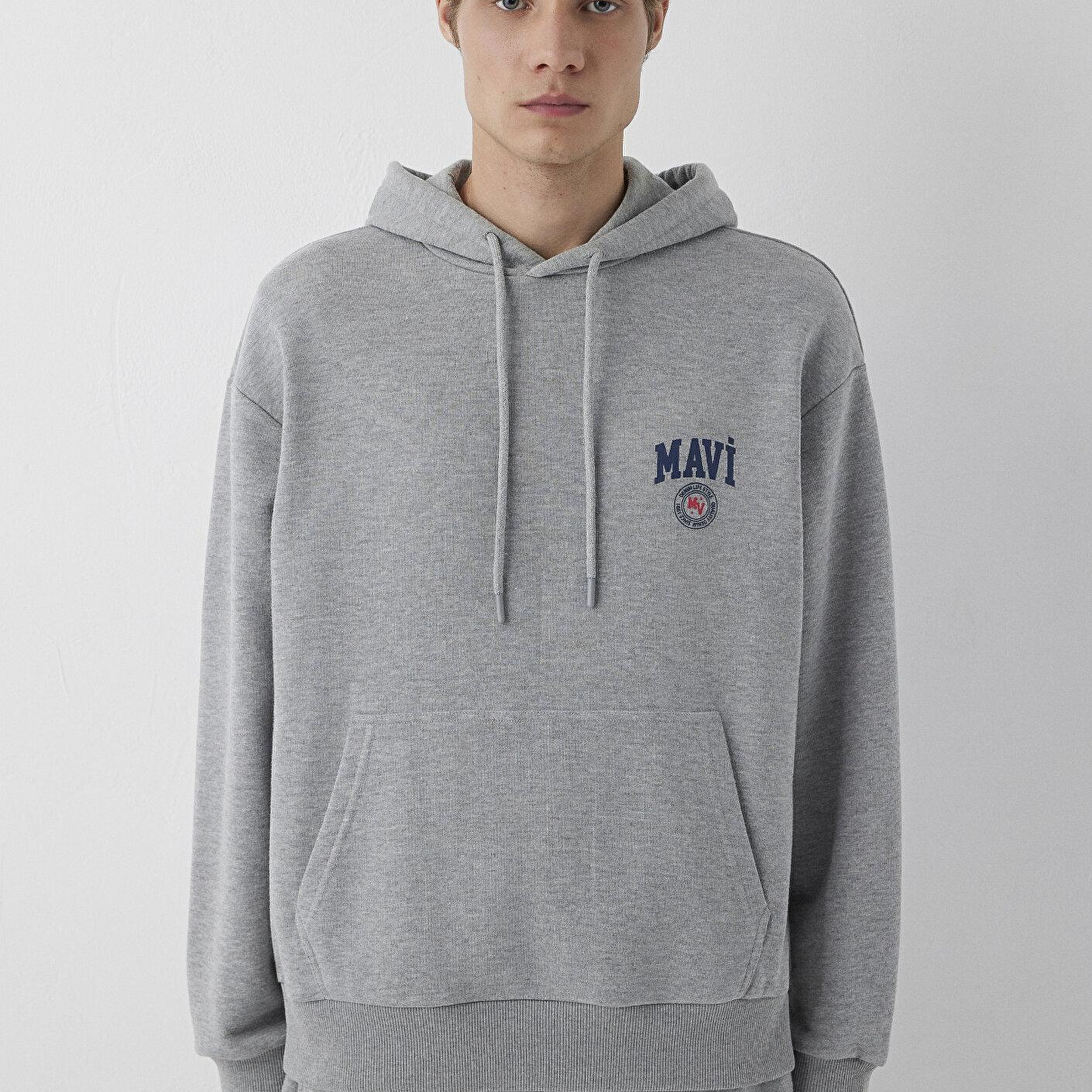 Mavi Mavi Logo Baskılı Kapüşonlu Gri Sweatshirt 0S10656-80018