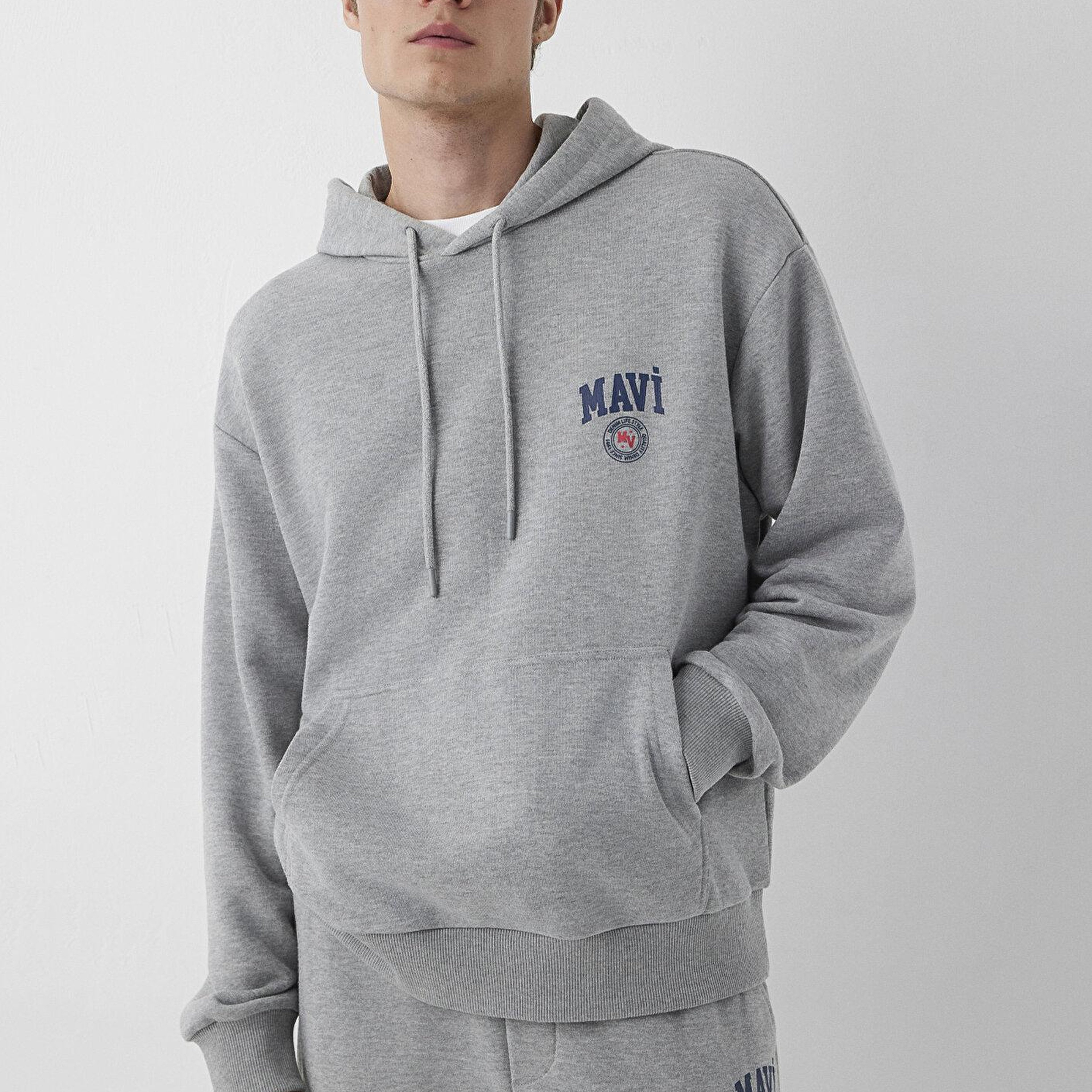 Mavi Mavi Logo Baskılı Kapüşonlu Gri Sweatshirt 0S10656-80018