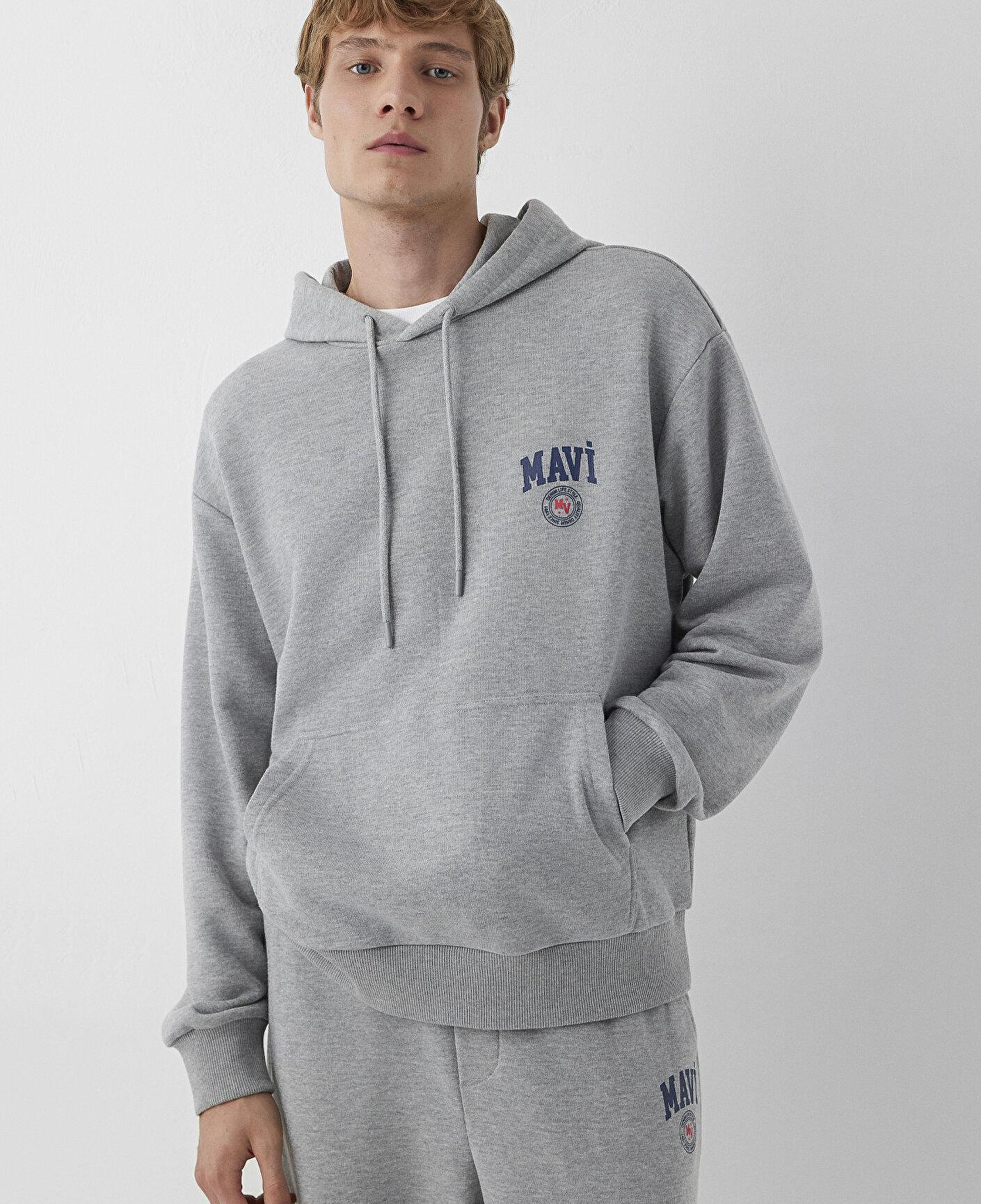 Mavi Mavi Logo Baskılı Kapüşonlu Gri Sweatshirt 0S10656-80018