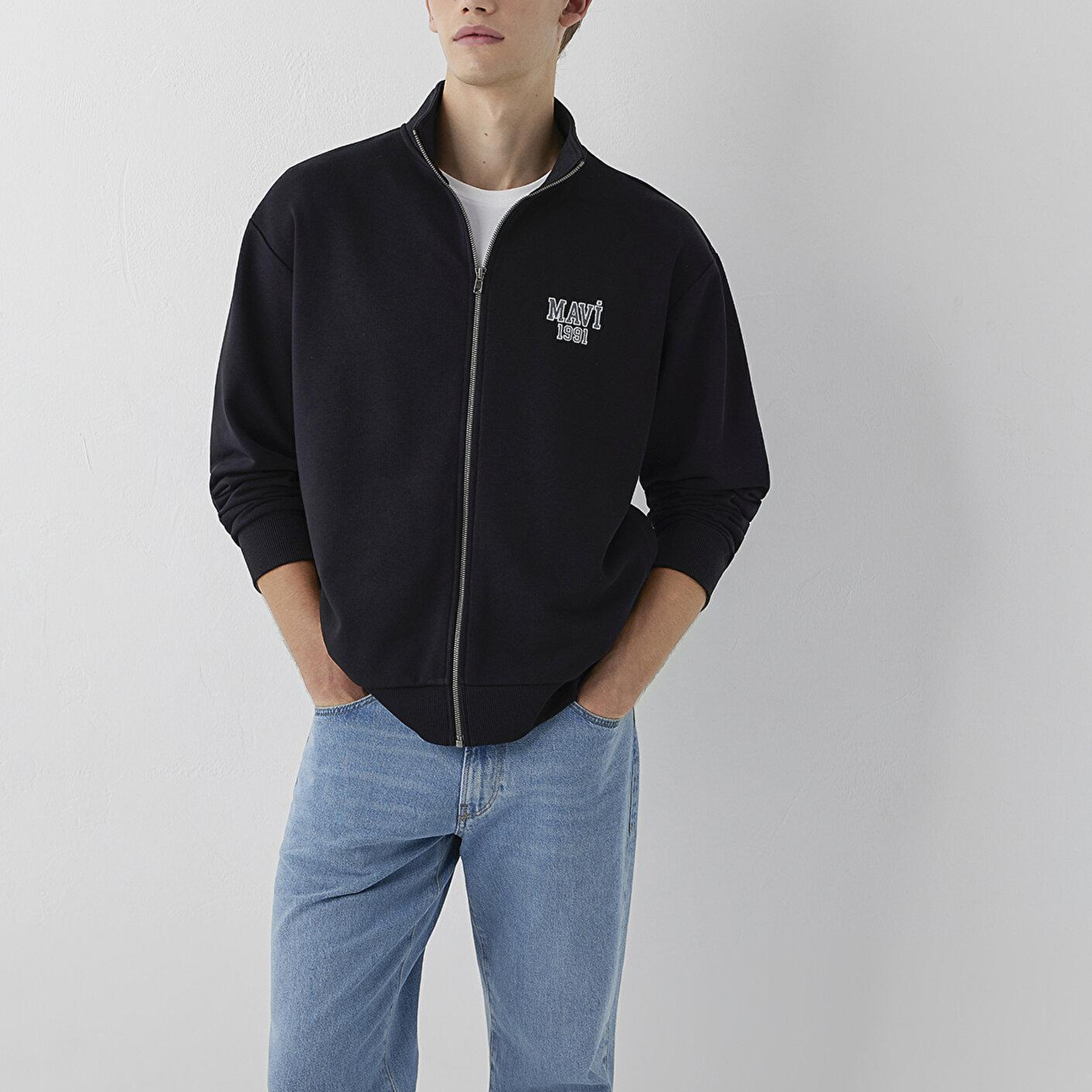 Mavi Mavi Logo Baskılı Fermuarlı Siyah Sweatshirt 0S10655-900