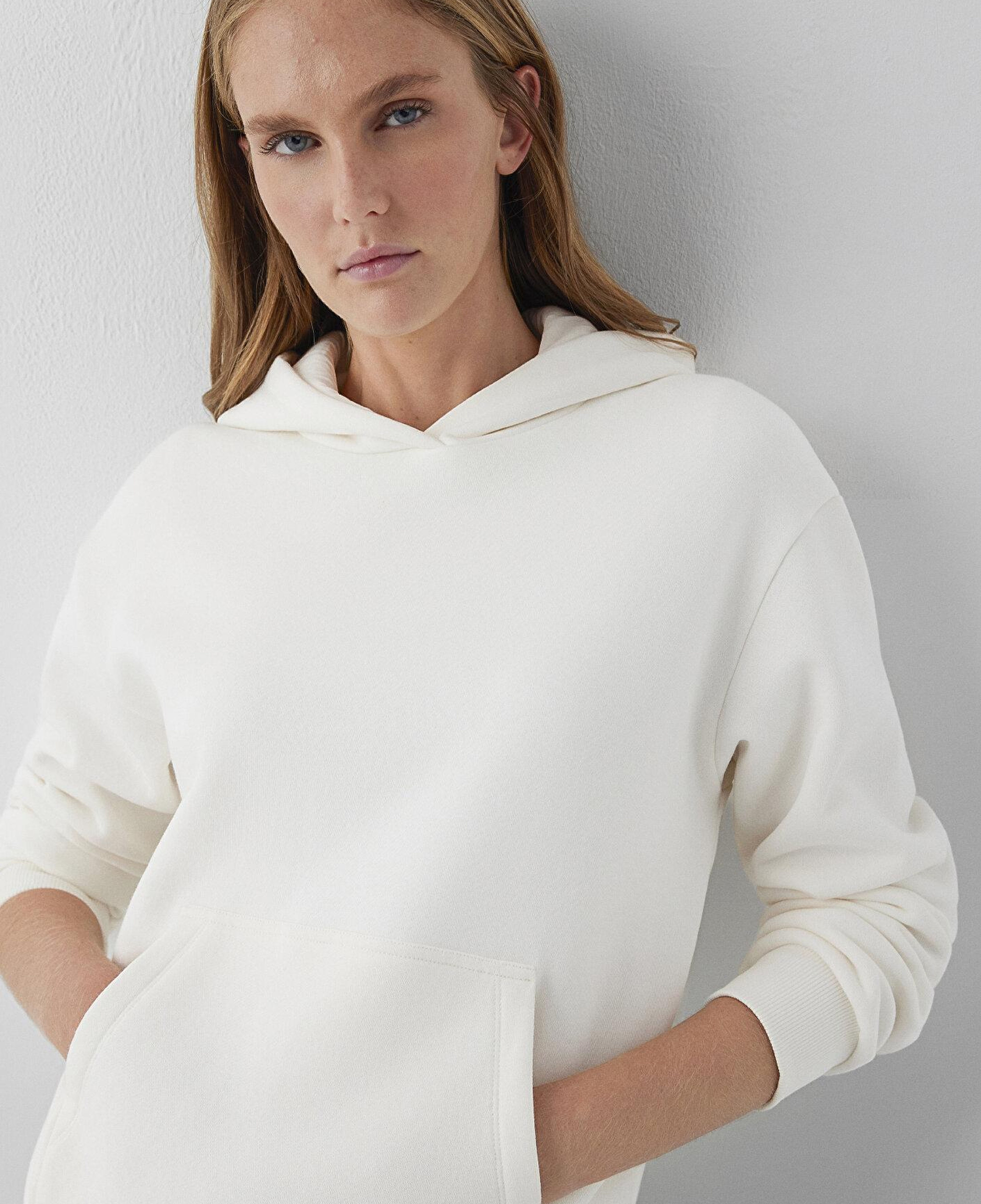 Mavi Kapüşonlu Ekru Sweatshirt 167299-80194