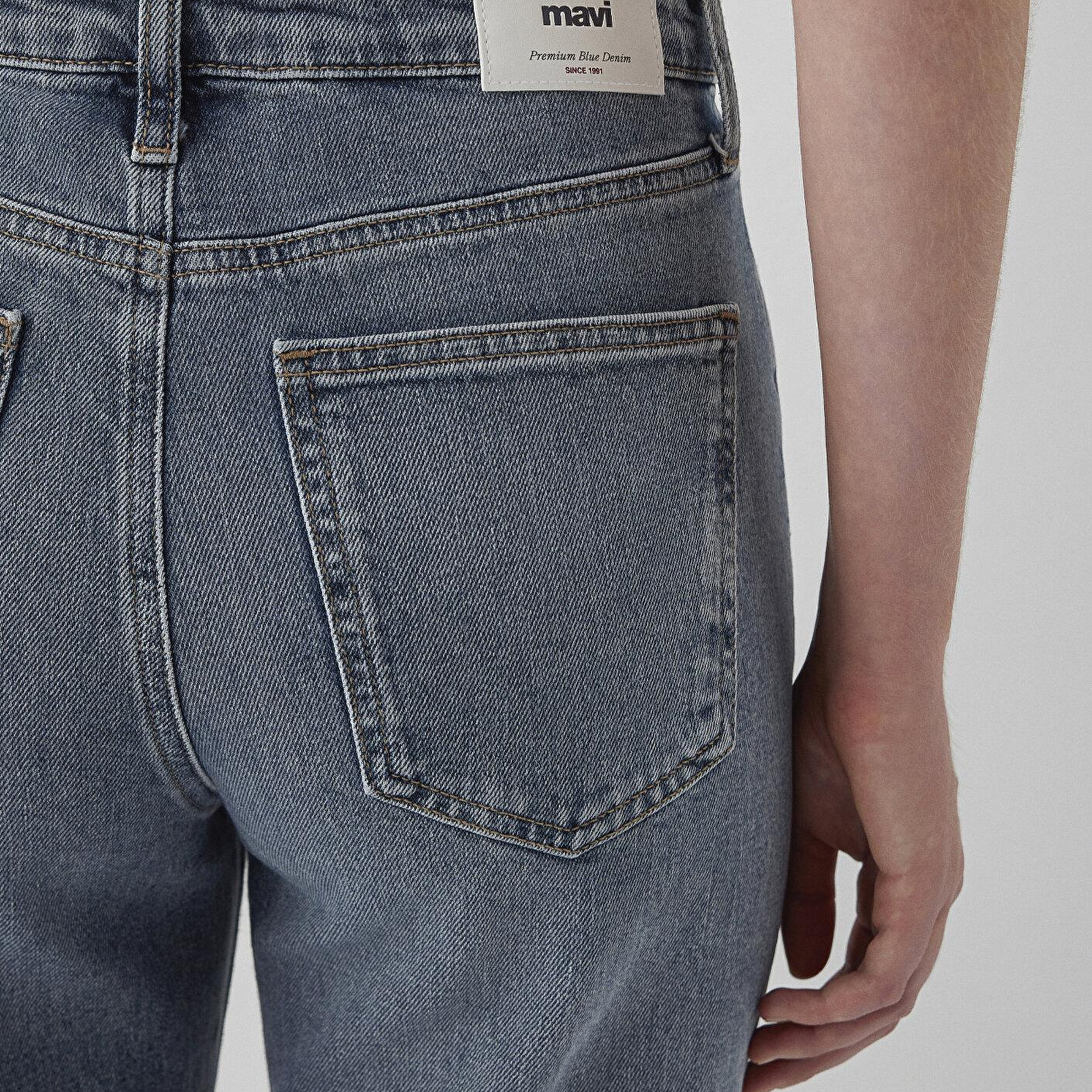 Mavi Cindy Premium Blue Gölgeli Indigo Mavisi Jean Pantolon 100277-A3809