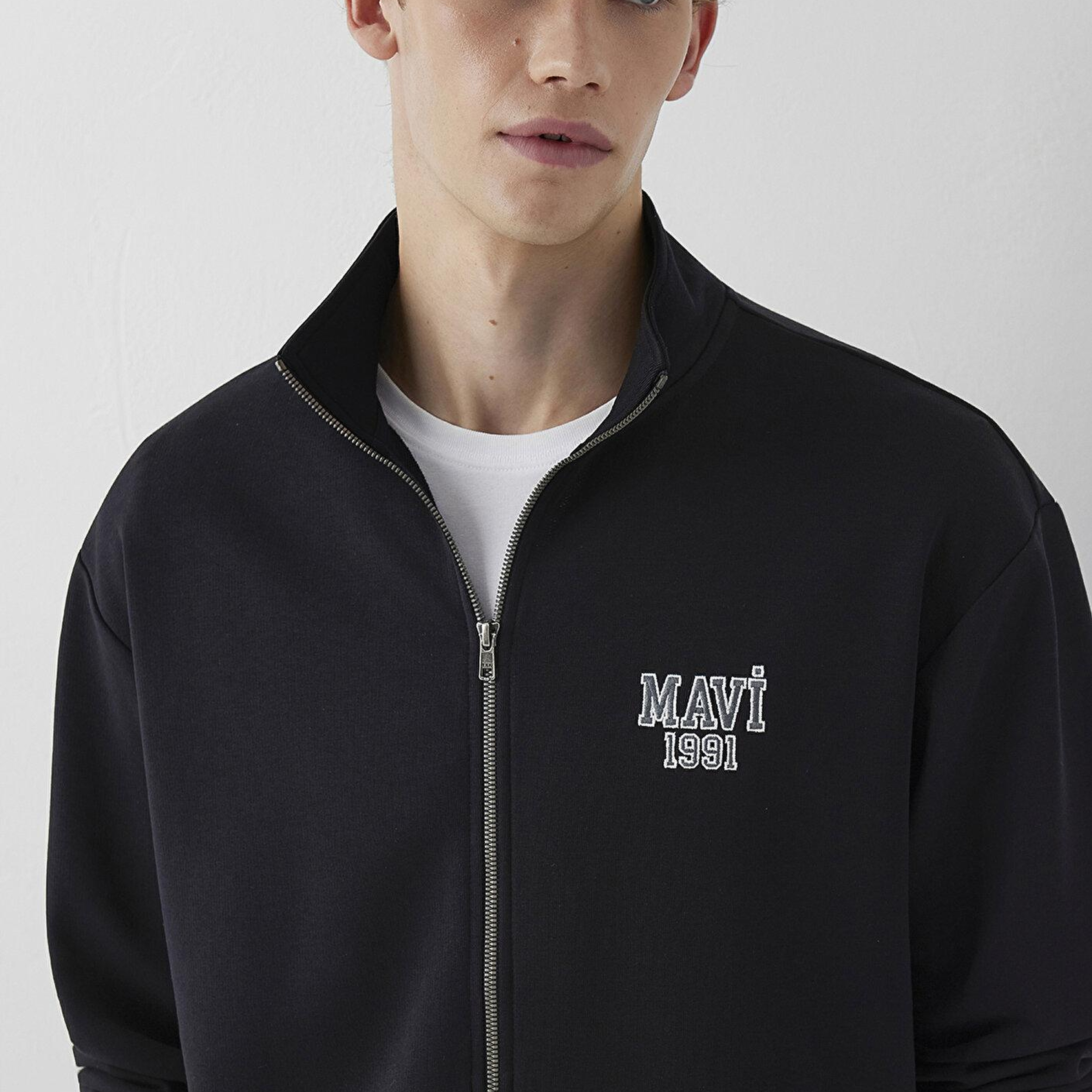 Mavi Mavi Logo Baskılı Fermuarlı Siyah Sweatshirt 0S10655-900