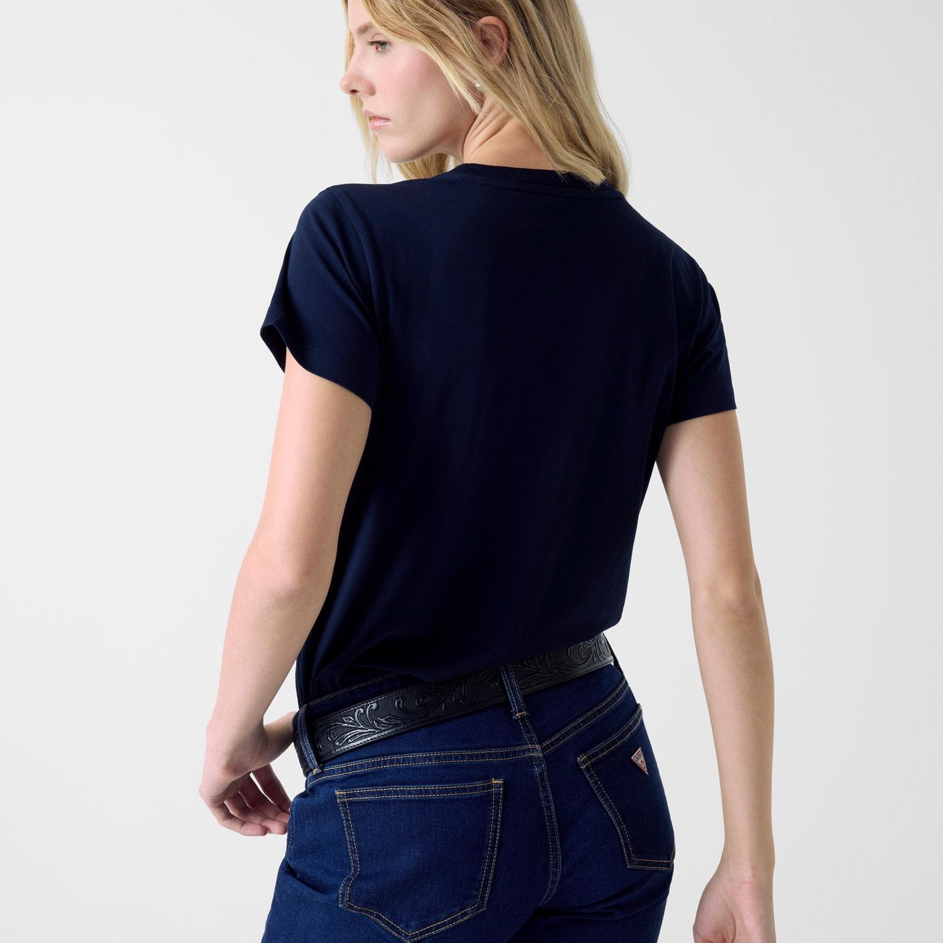 Guess Jeans Kadın Regular Fit T-Shirt