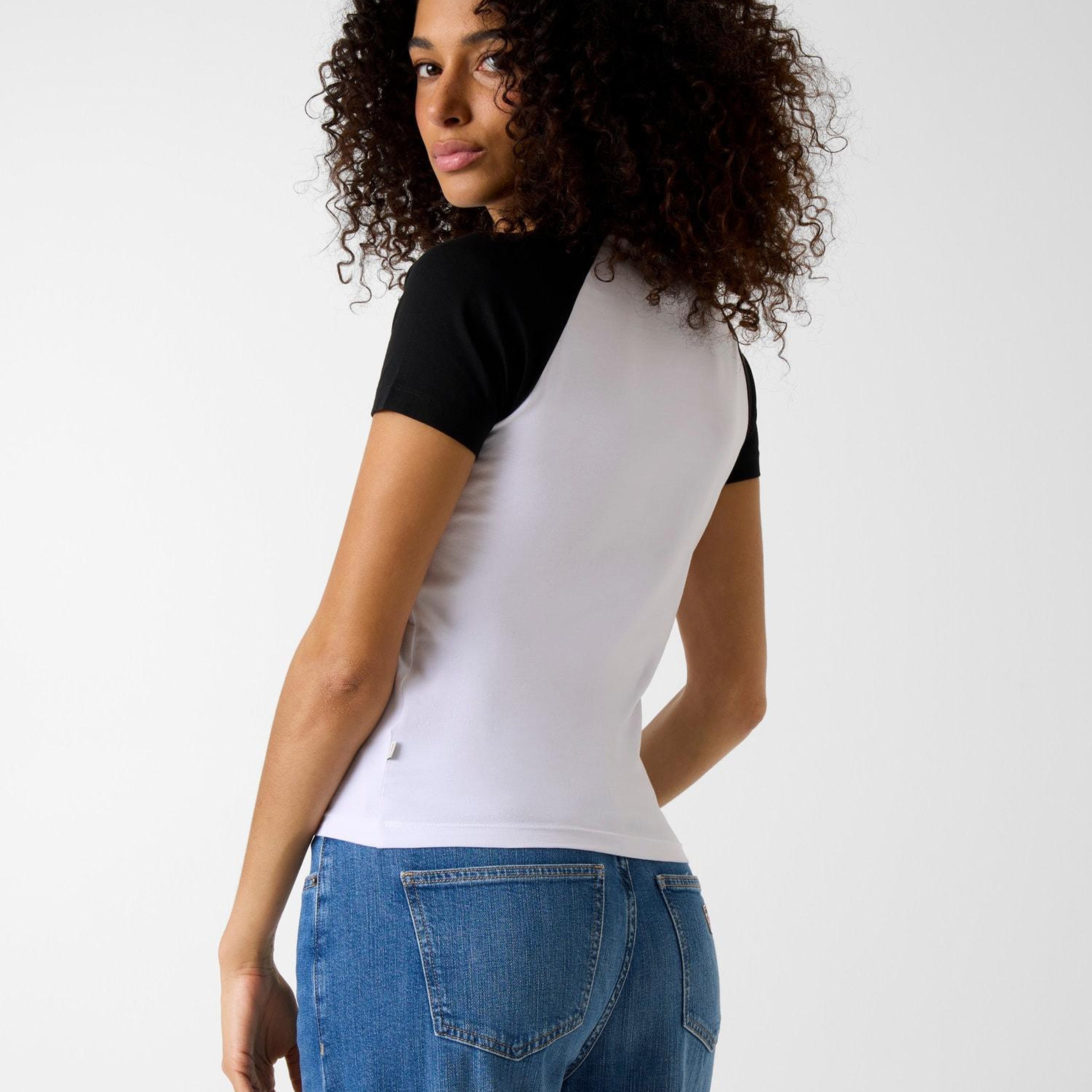 Guess Jeans Kadın Boxy Fit T-Shirt