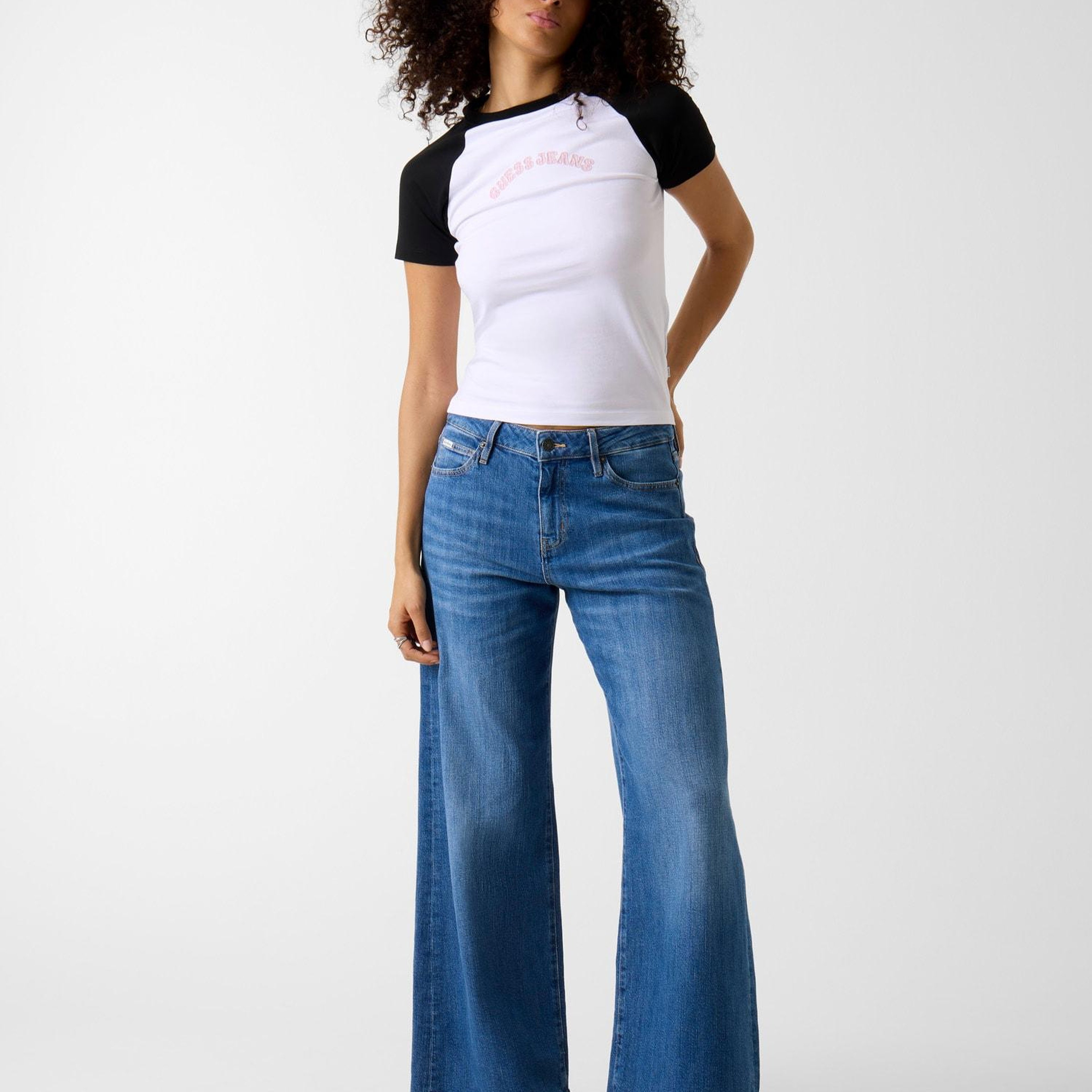 Guess Jeans Kadın Boxy Fit T-Shirt