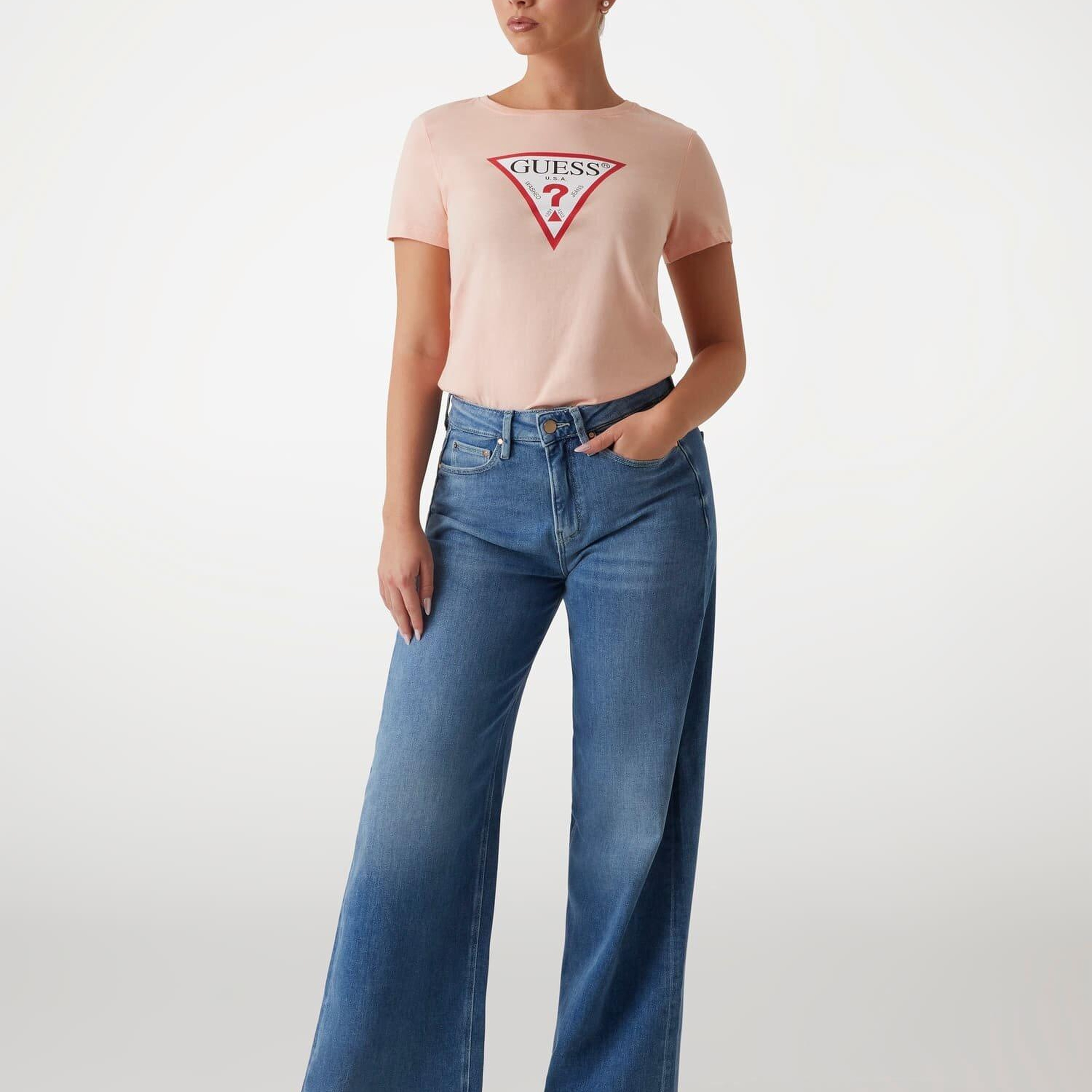 Üçgen Logolu T-shirt