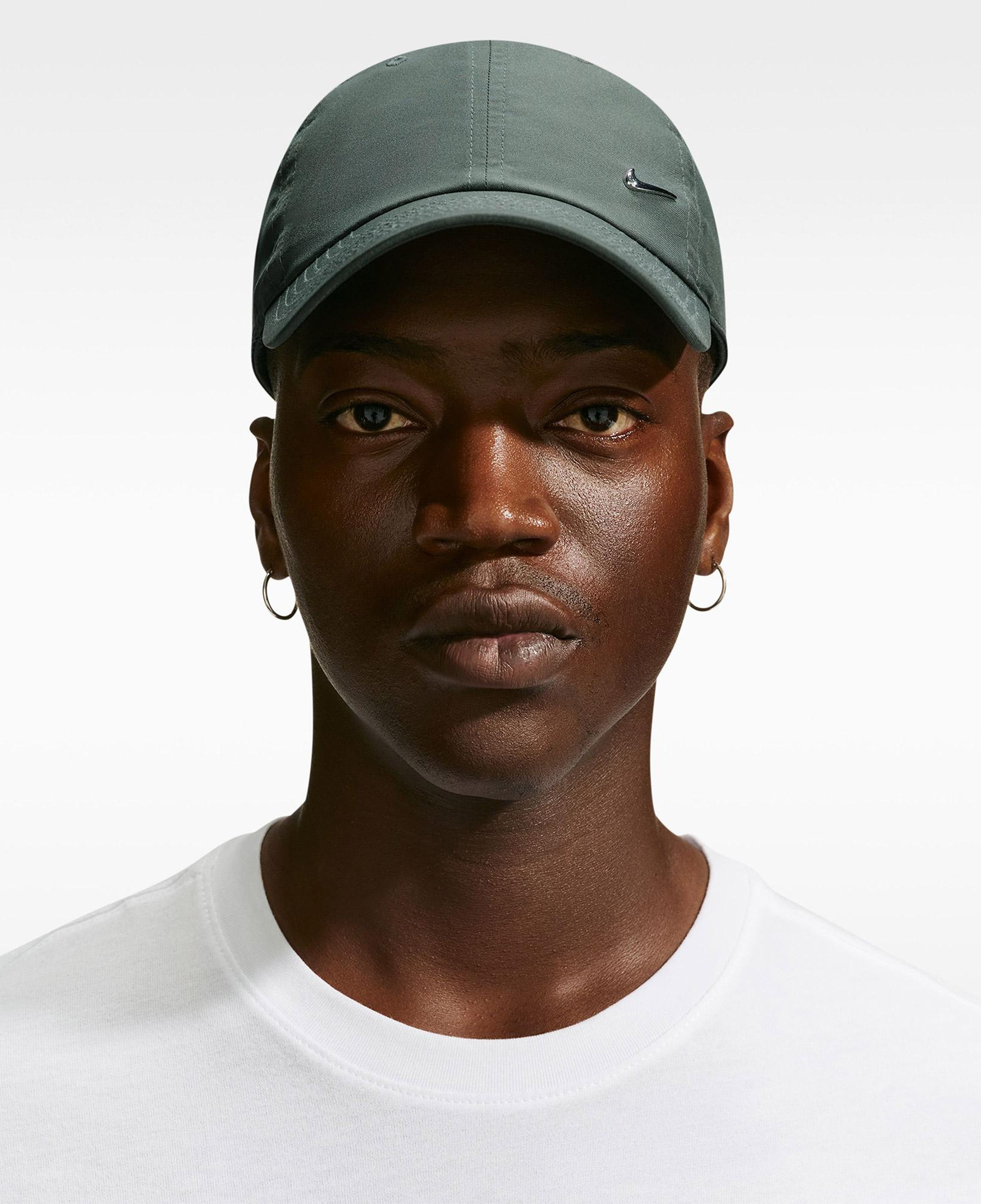 Nike Dri-Fit Club Swoosh Unisex Haki Şapka