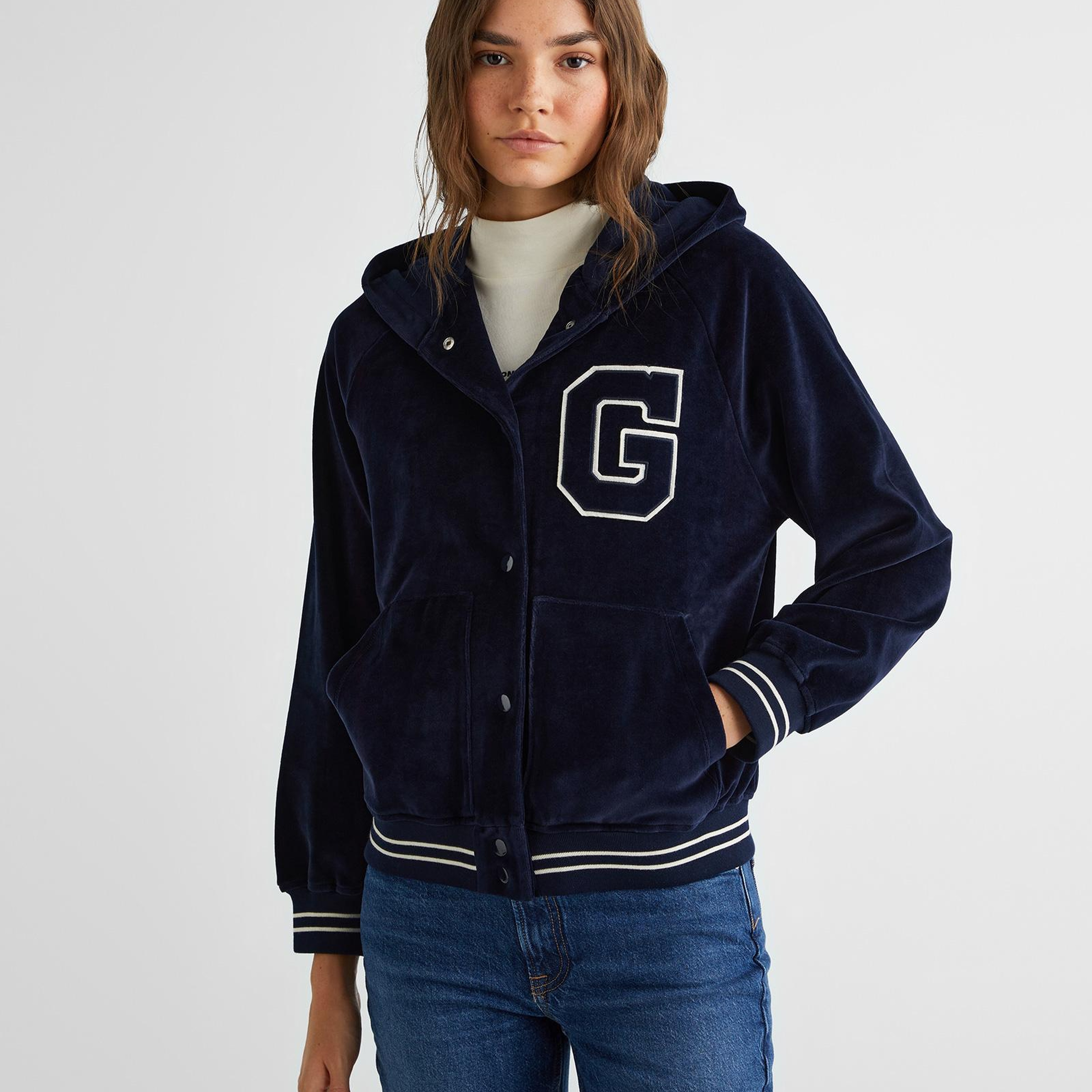 GANT Kadın Lacivert Relaxed Fit Kapüşonlu Logolu Sweatshirt