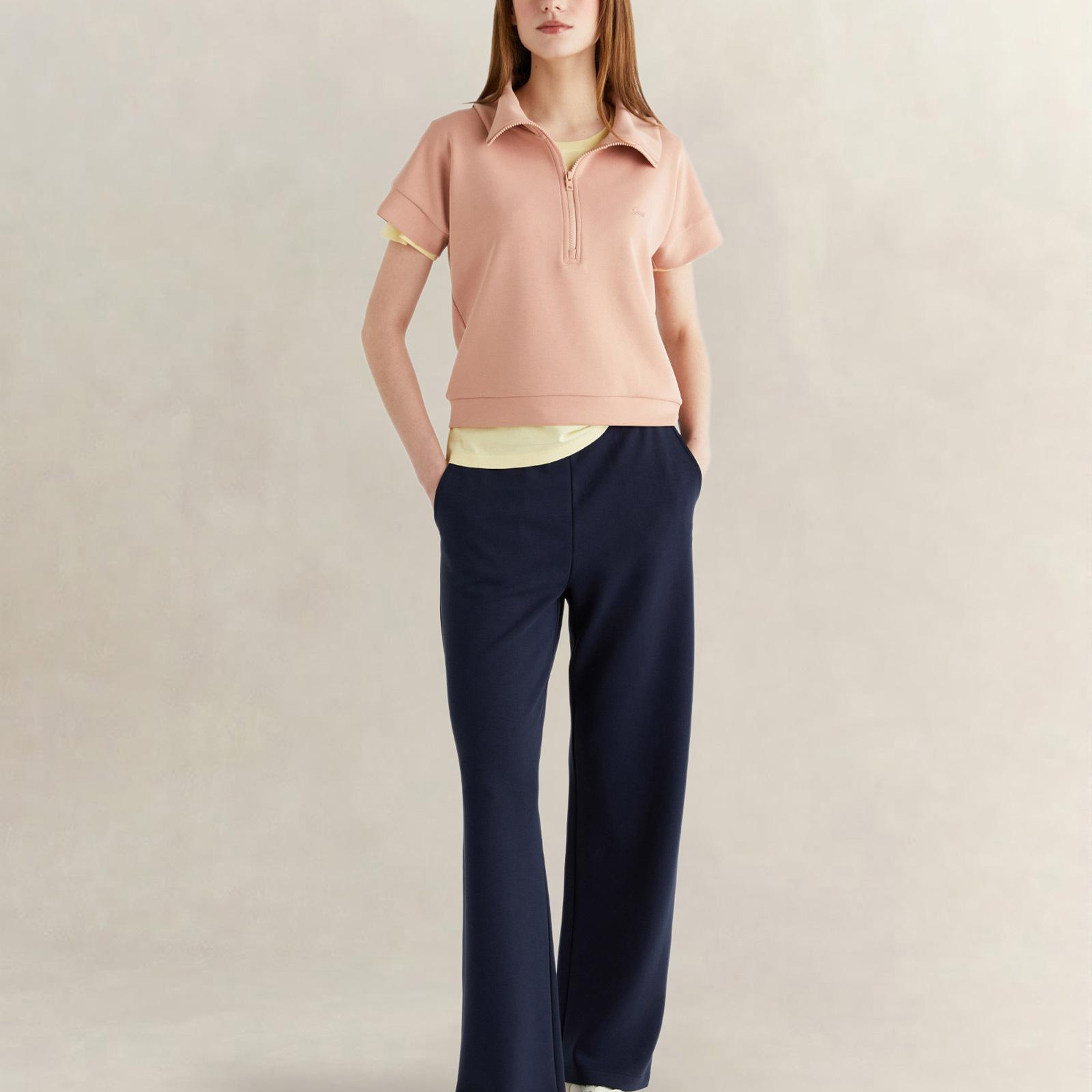 GANT Kadın Pembe Relaxed Fit Yarım Fermuarlı Kısa Kollu Sweatshirt