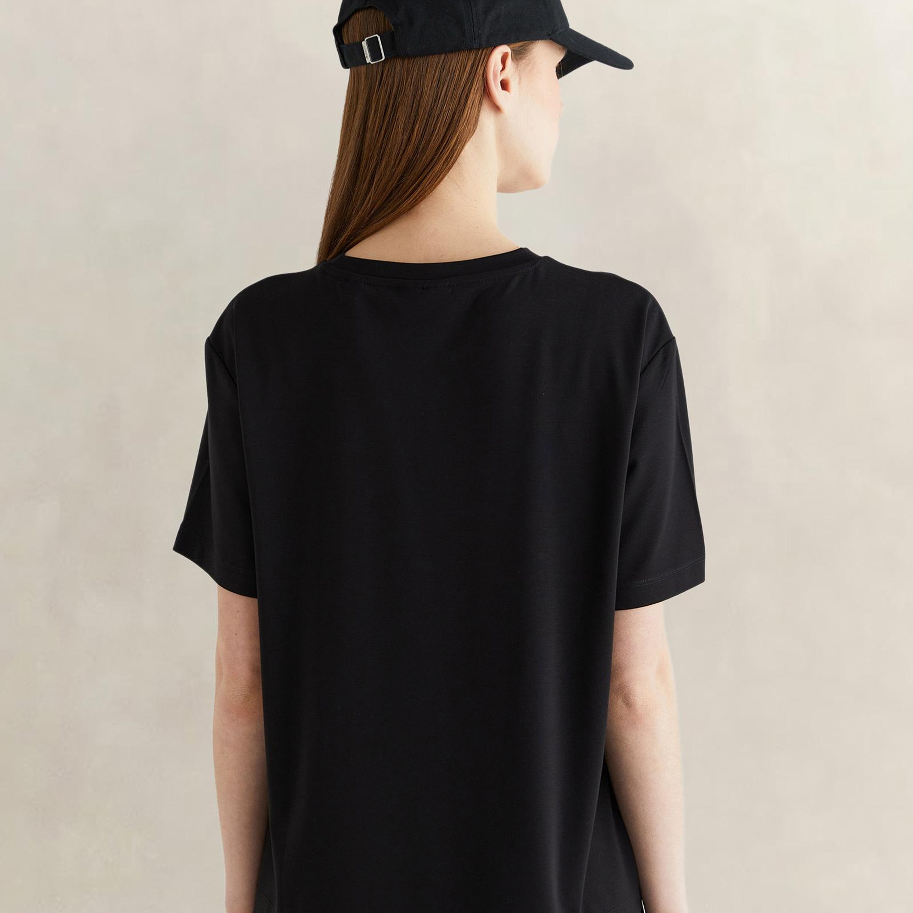 GANT Kadın Siyah Bisiklet Yaka Regular Fit T-Shirt