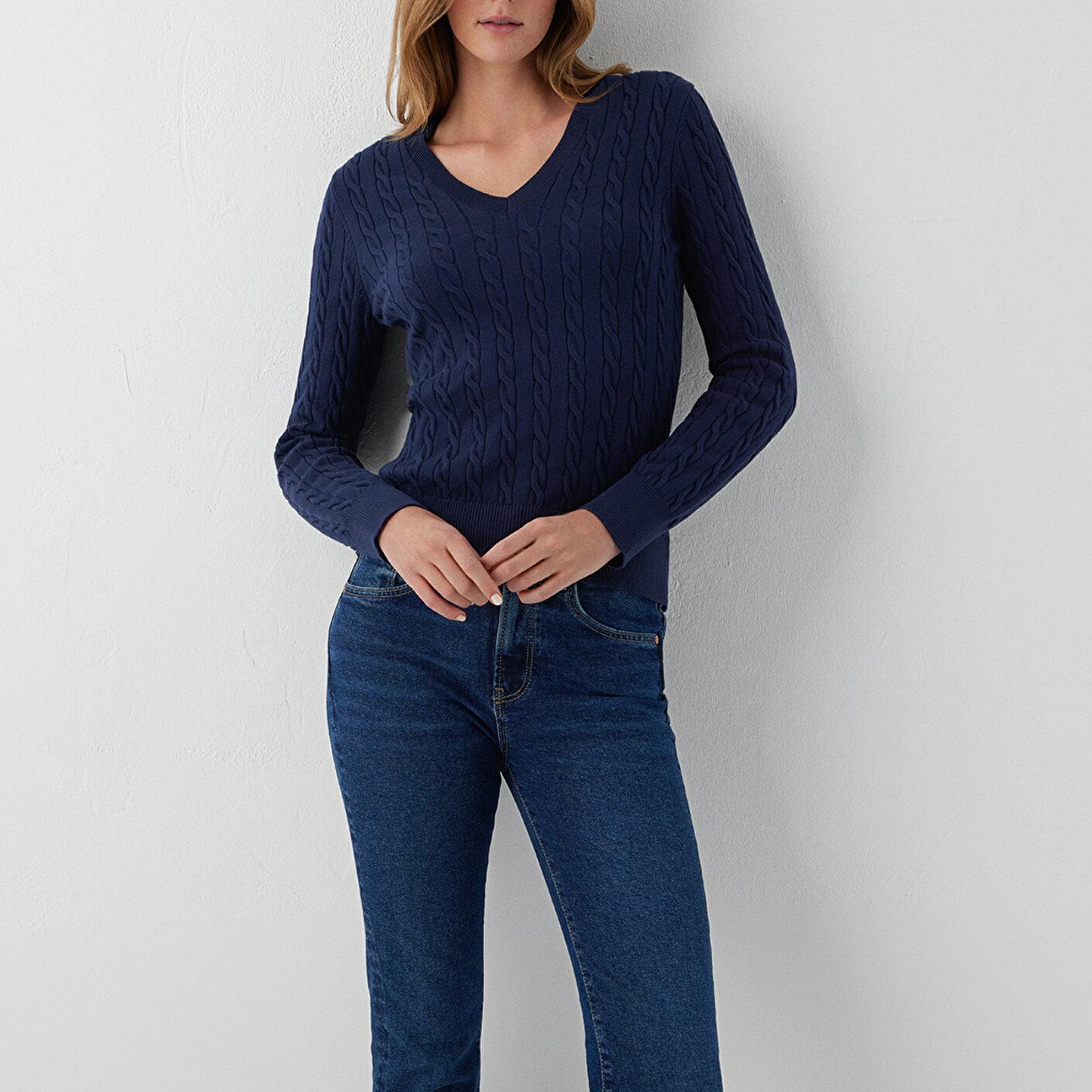 Mavi V Yaka Lacivert Triko Slim Fit / Dar Kesim 1710911-70492