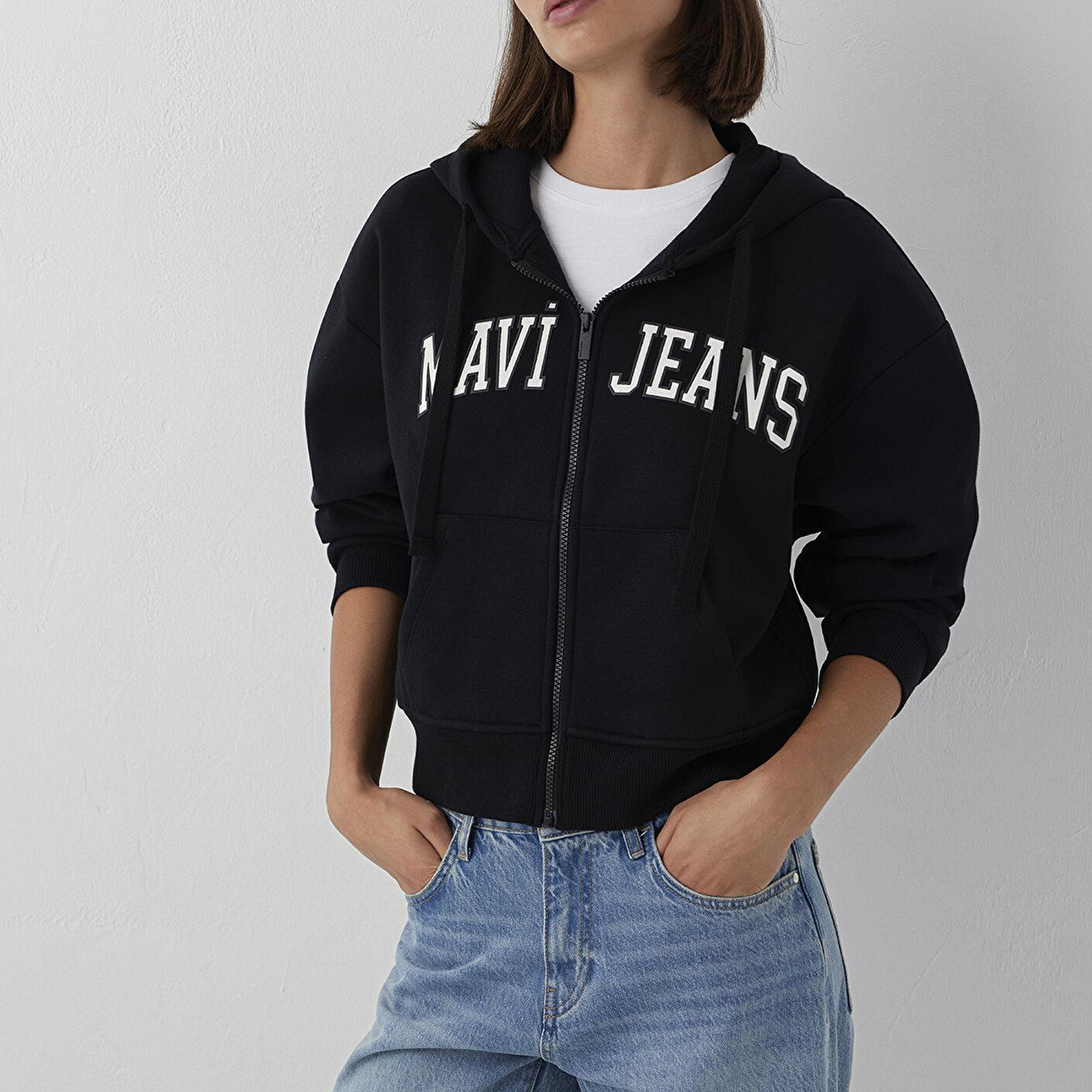 Mavi Kapüşonlu Siyah Sweatshirt 1S10587-900