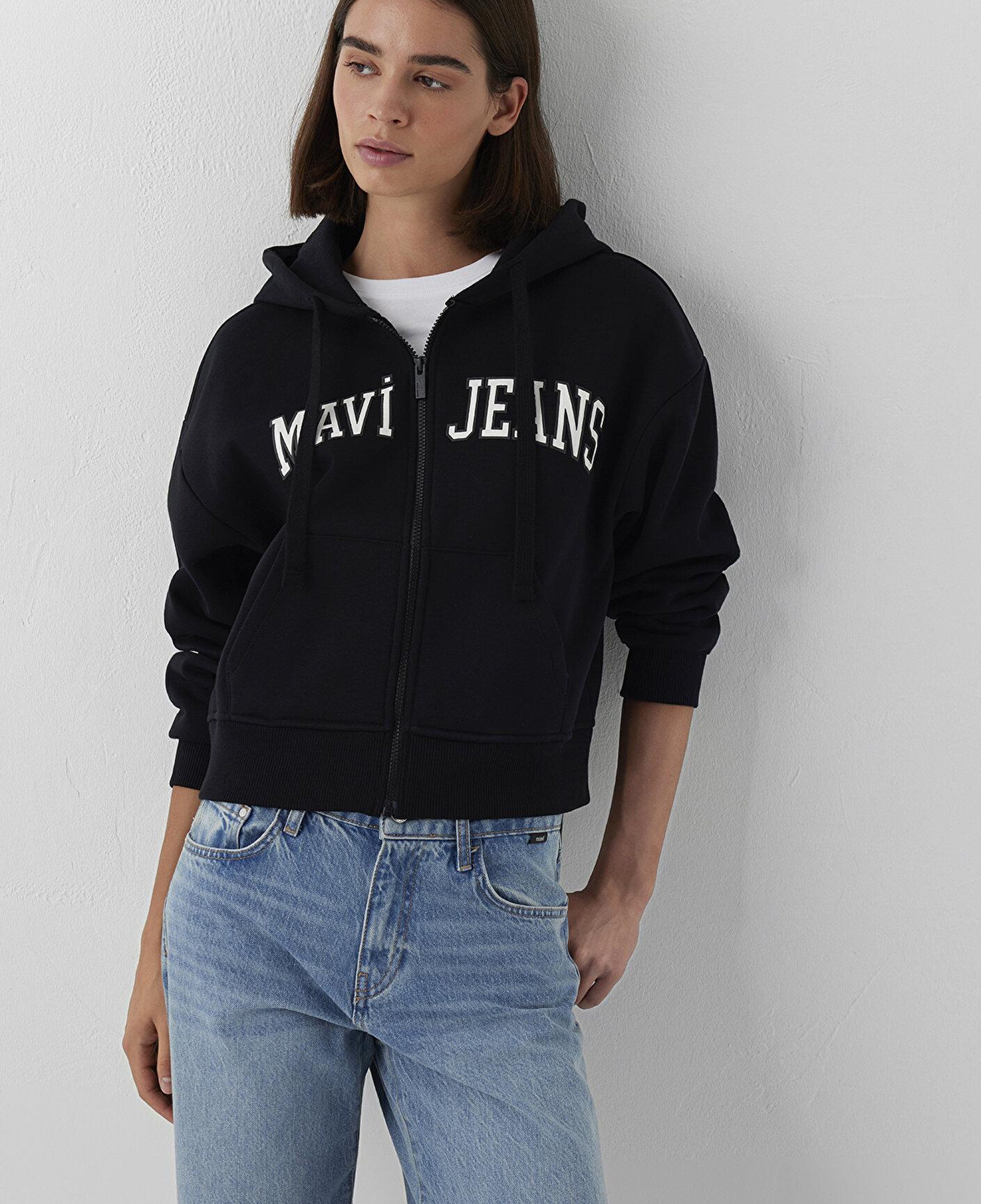 Mavi Kapüşonlu Siyah Sweatshirt 1S10587-900