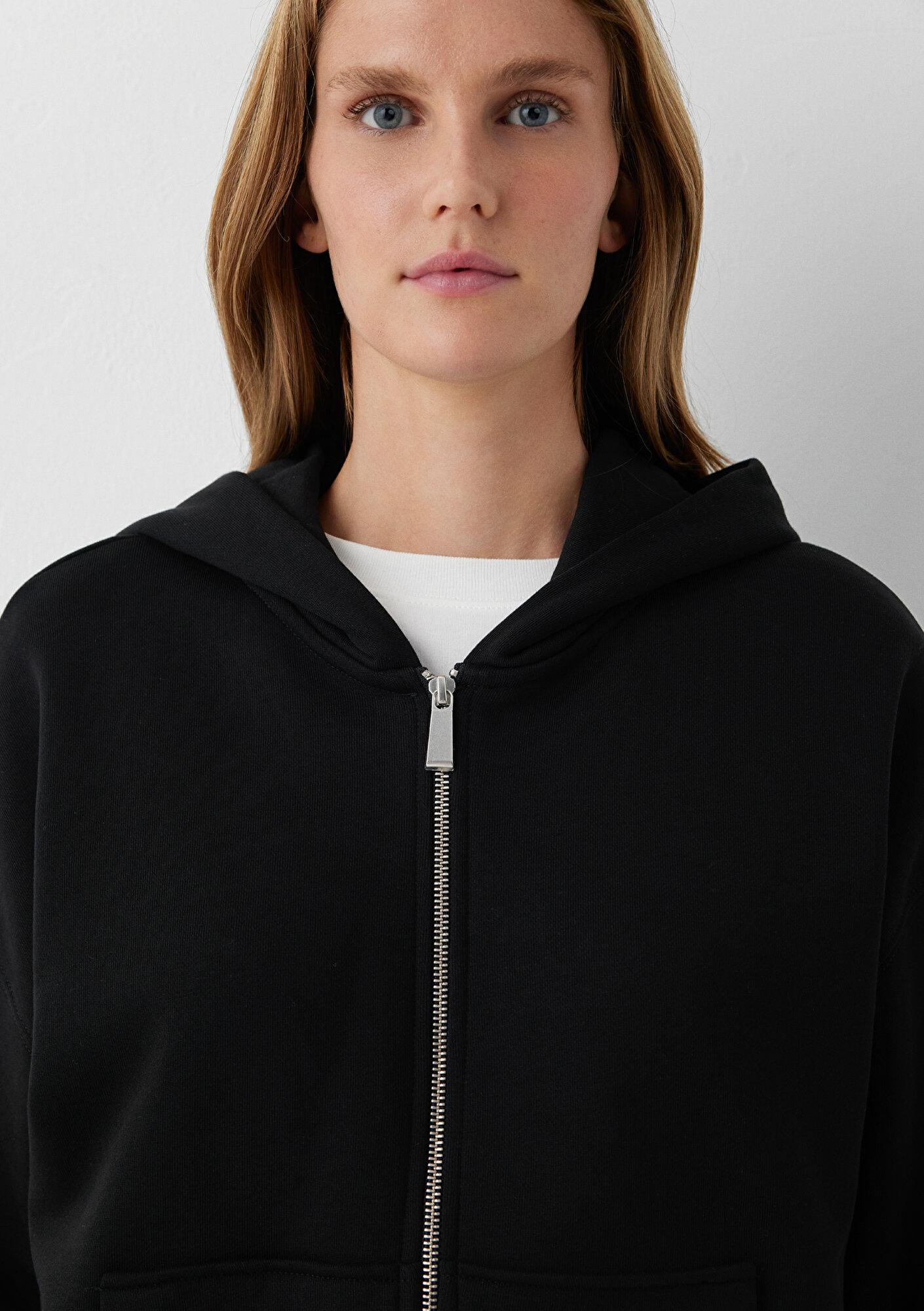 Mavi Kapüşonlu Siyah Basic Sweatshirt 1S10570-900